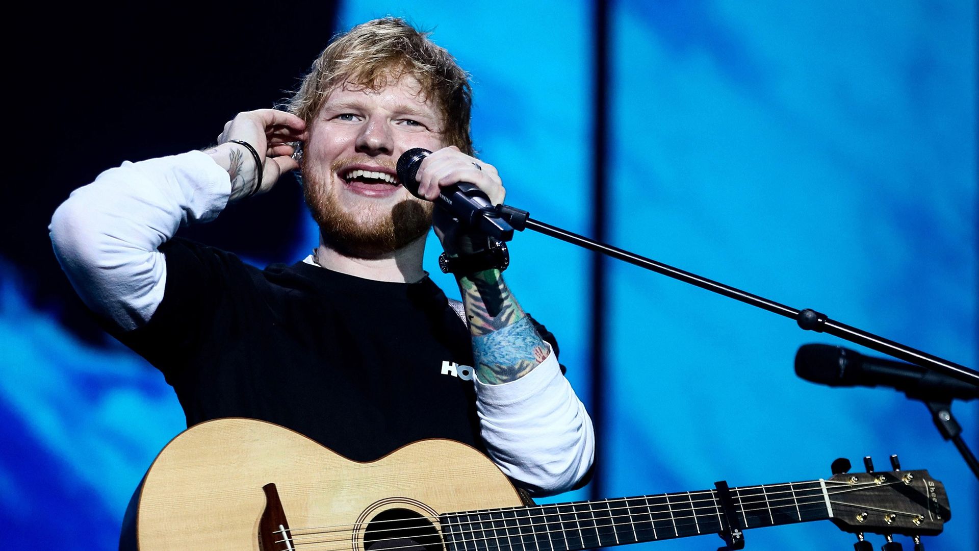 Un brillante representante del signo Acuario es el cantante Ed Sheeran