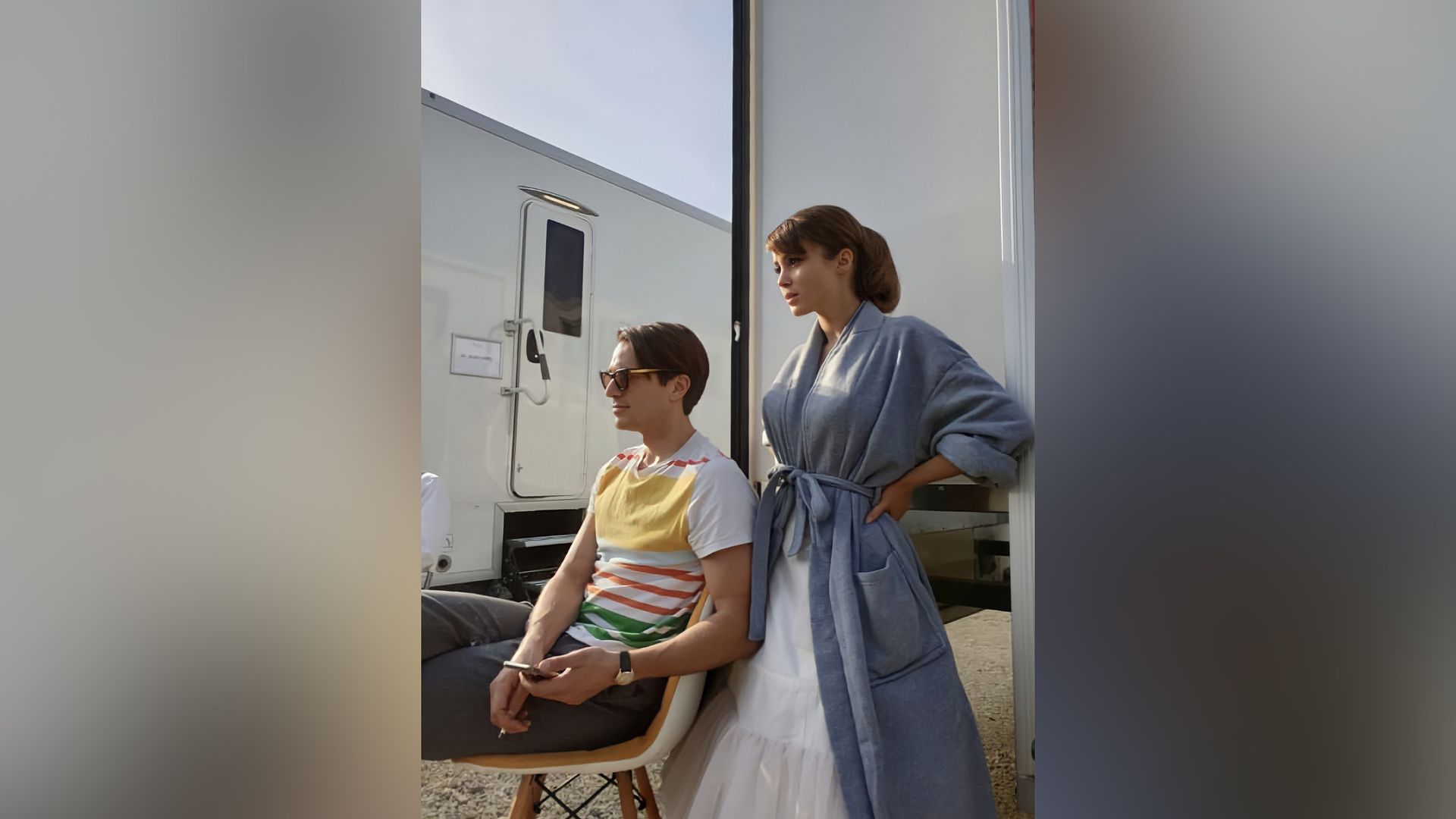 Lucas Bravo y Alba Baptista