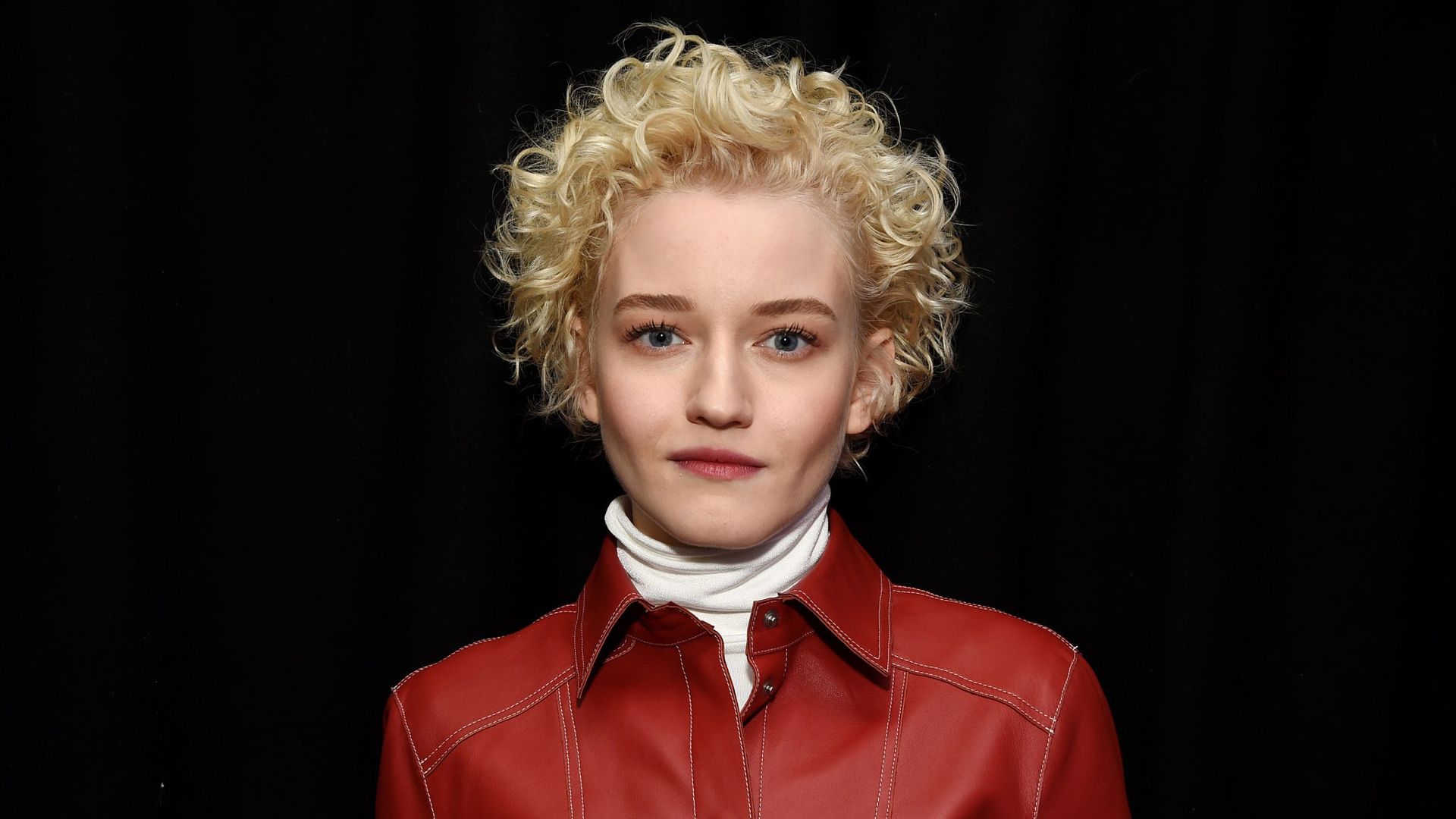 La actriz Julia Garner