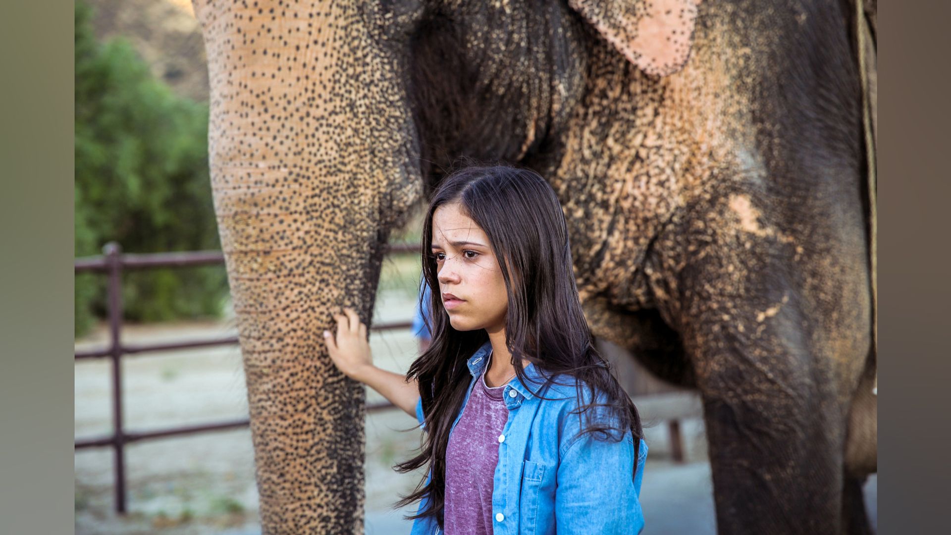 Jenna Ortega en la película Saving Flora
