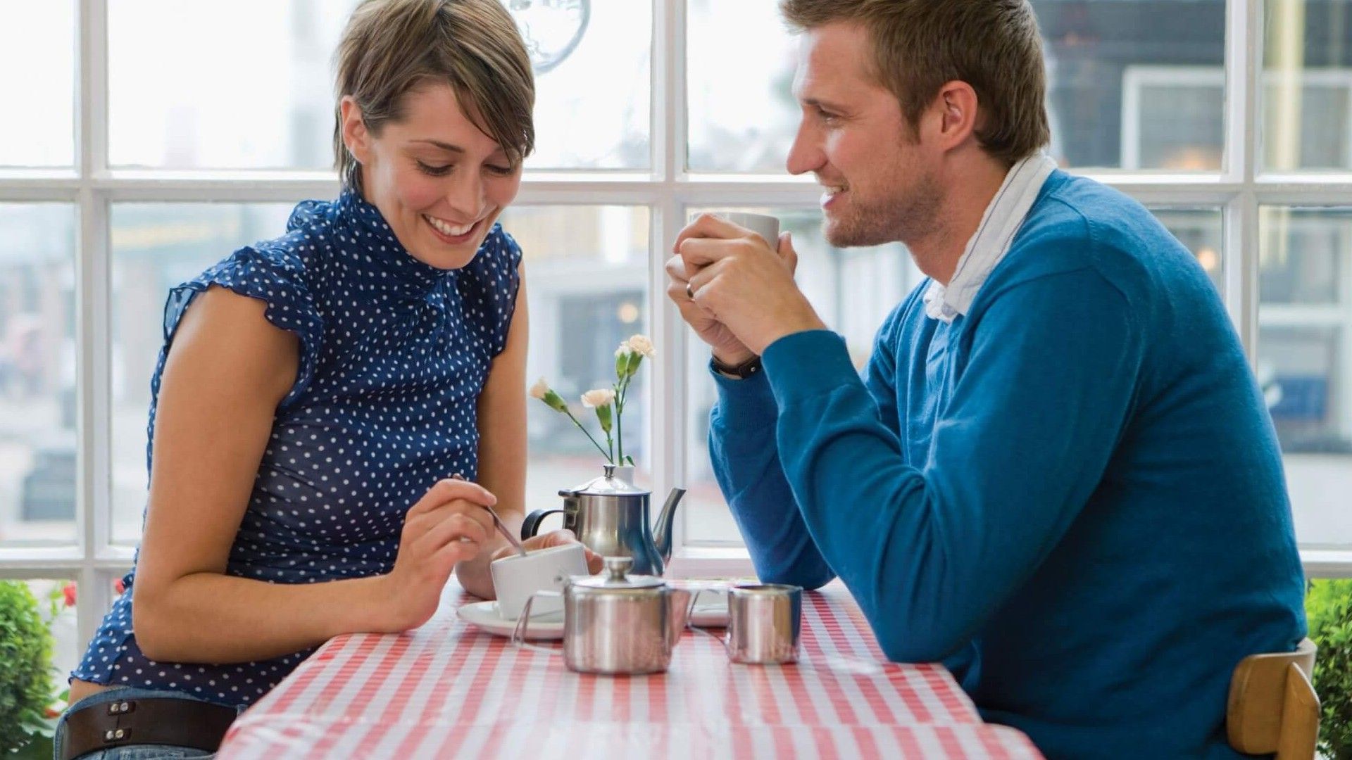 Asegúrate de contarle al hombre Virgo sobre tus talentos