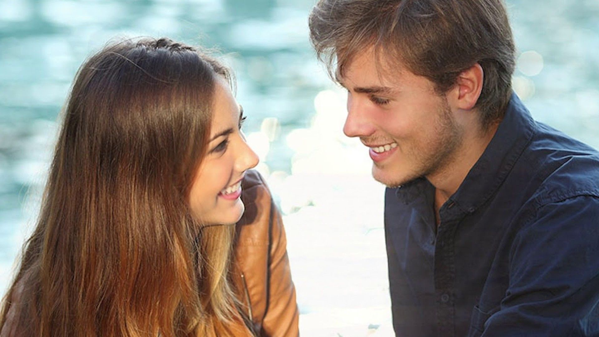 Las Mujeres Cáncer son Oyentes Atentas, lo que Agradará a un Hombre Leo