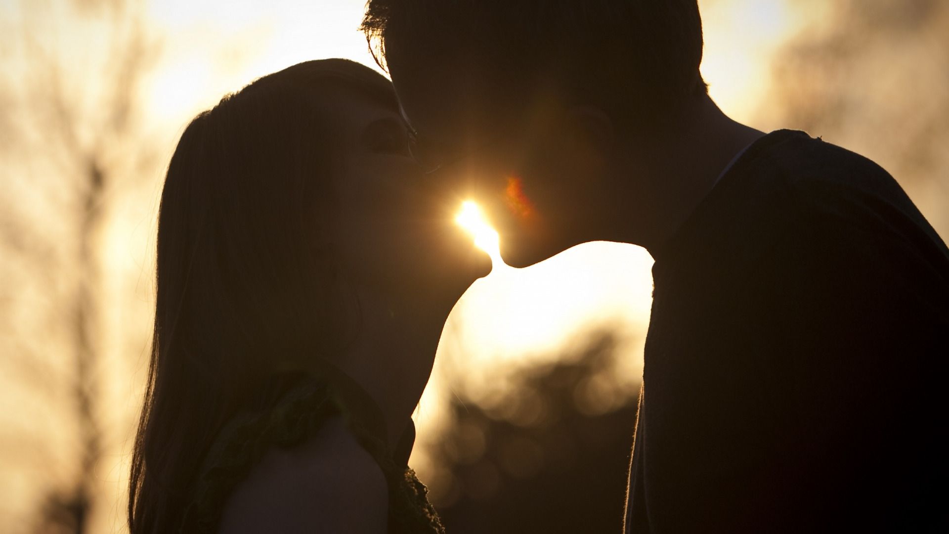 Tan pronto como la chica Capricornio se da cuenta de que está enamorada, no podrá resistirse