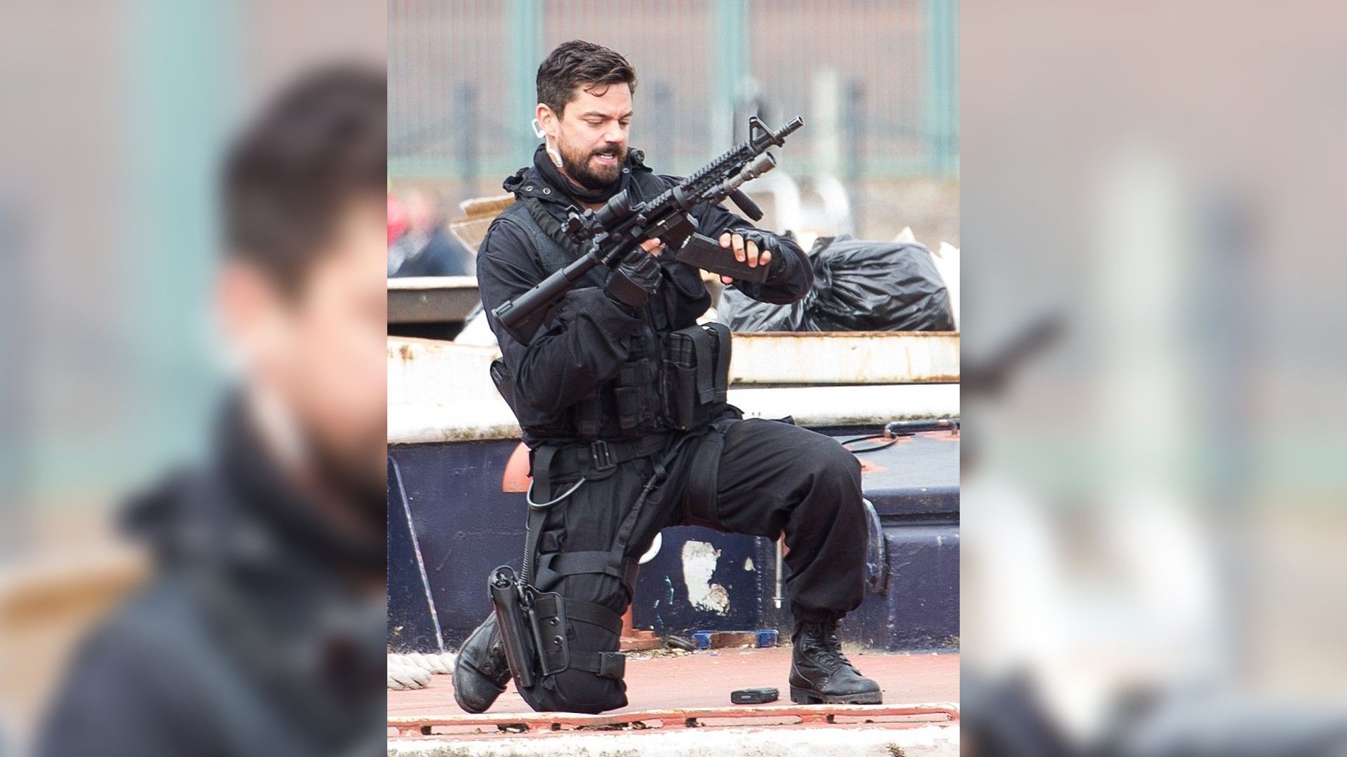 Dominic Cooper en el set de 'Stratton'