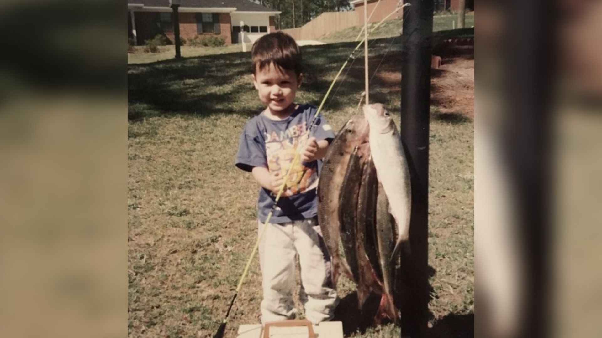 Charles Melton de niño