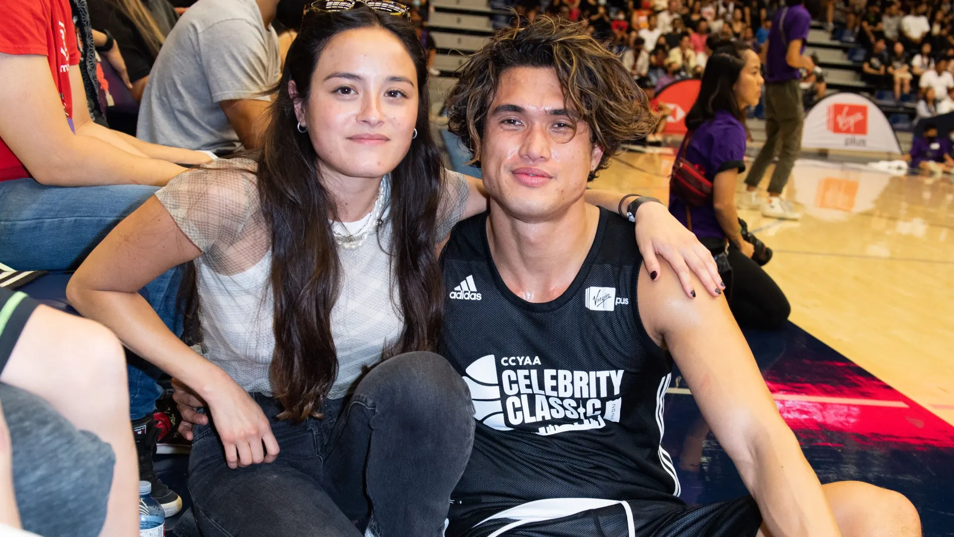 Charles Melton y Chase Sui Wonders