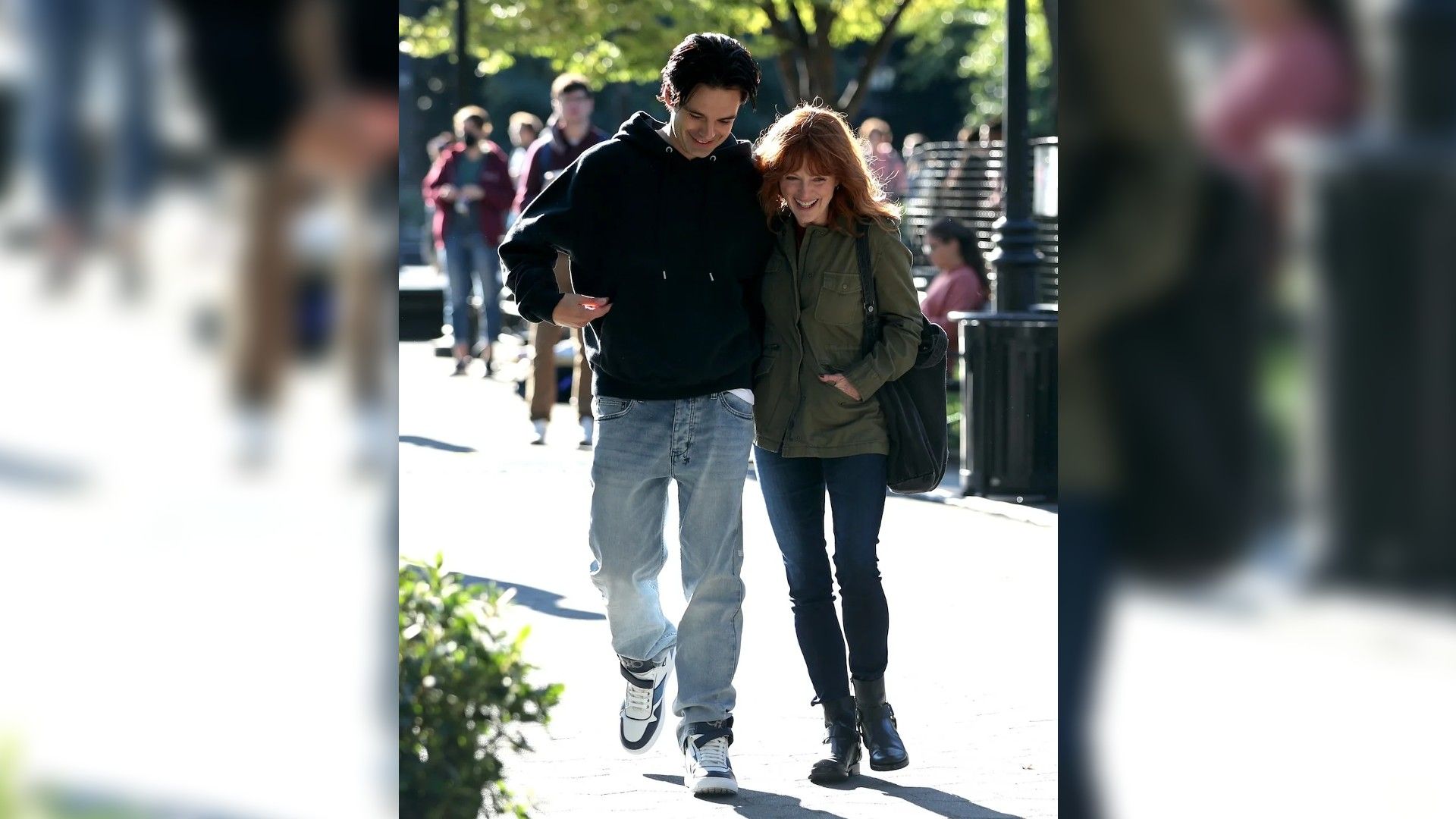 Sebastian Stan y Julianne Moore en el set de Sharper