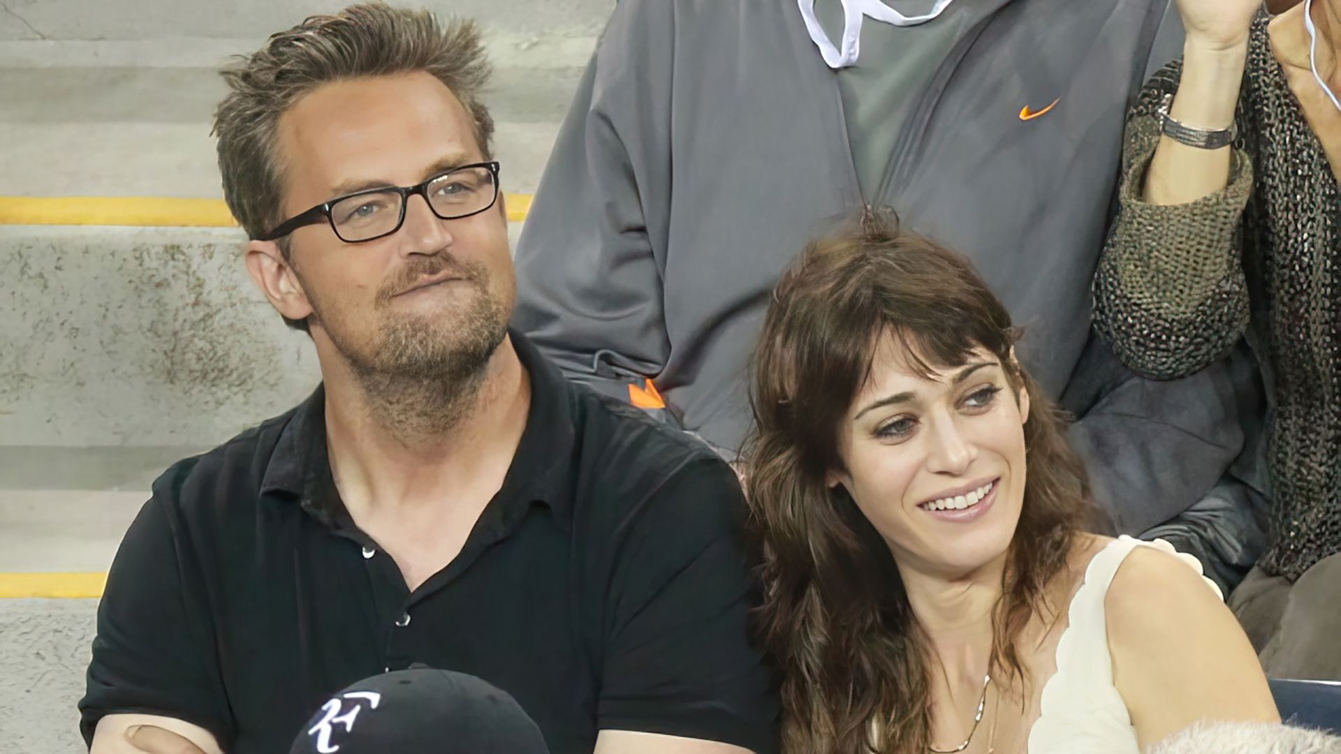 Matthew Perry y Lizzy Caplan