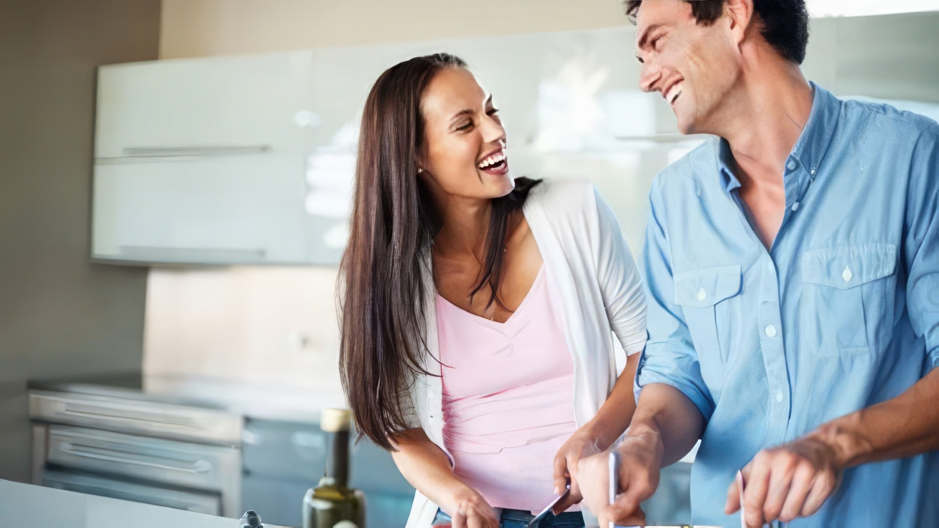 Una Mujer Escorpio Puede Convertirse en una Maravillosa Anfitriona y Complacer a Su Hombre