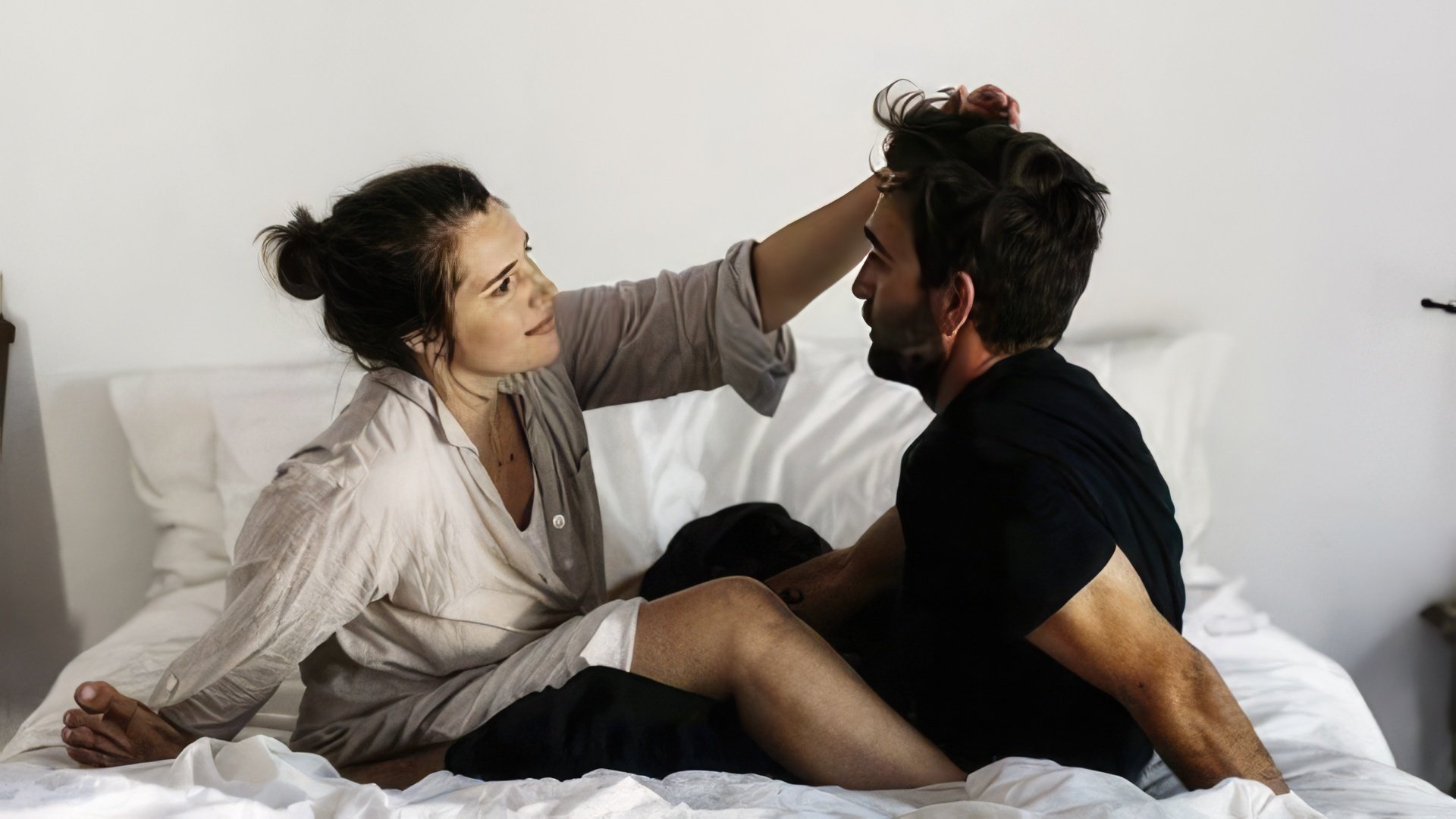 El Entendimiento Mutuo entre Esta Pareja es Posible Solo con Sentimientos Fuertes