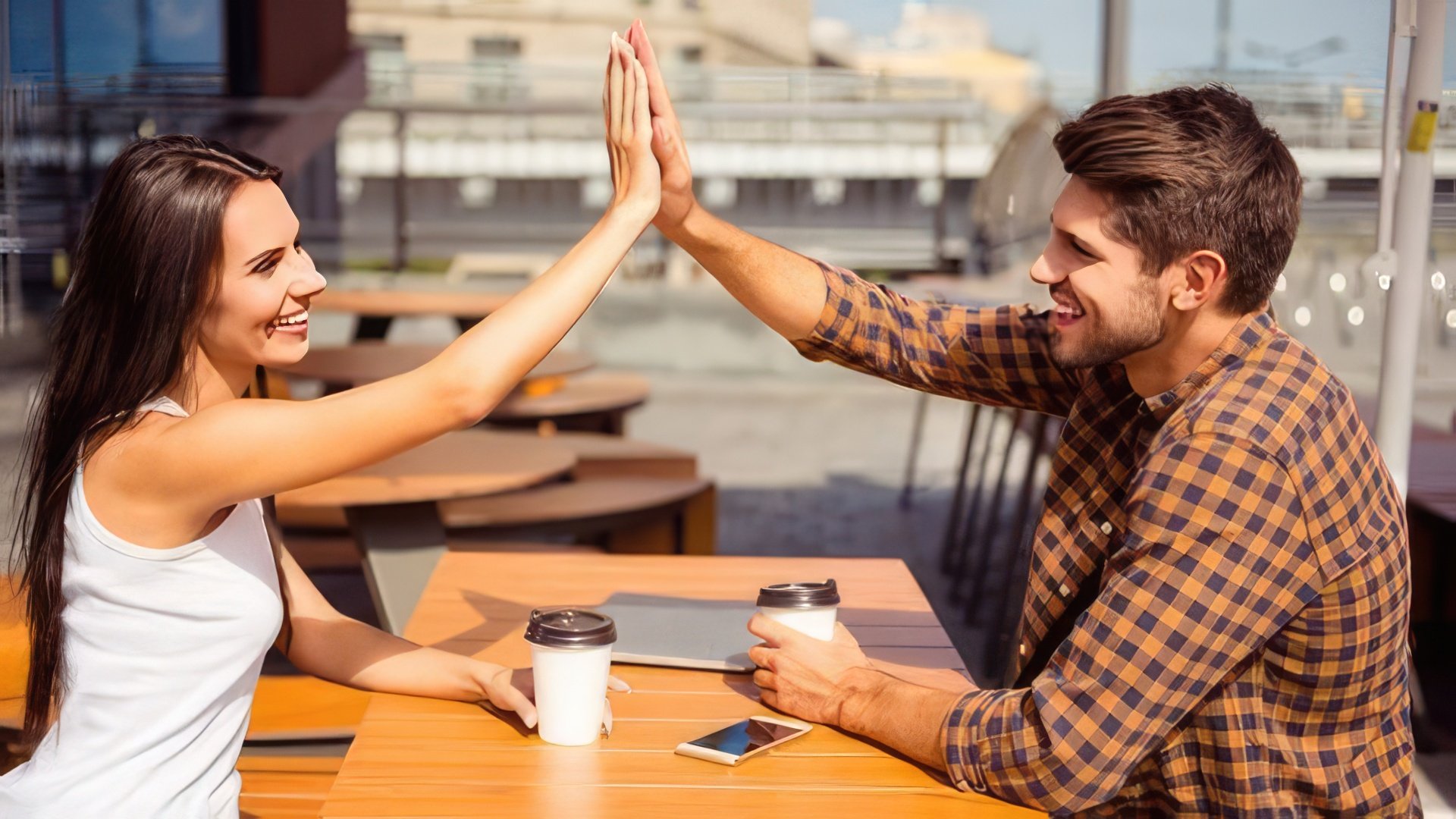 La pareja de hombre Leo y mujer Libra muestra un excelente entendimiento mutuo
