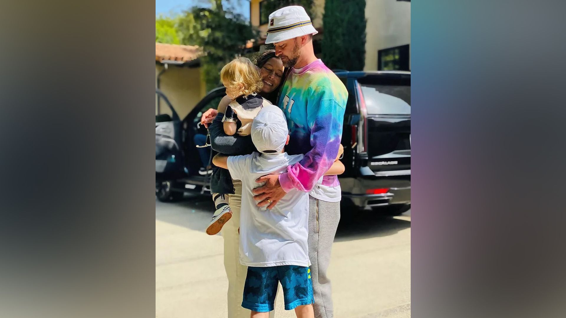 Jessica Biel con su esposo e hijos