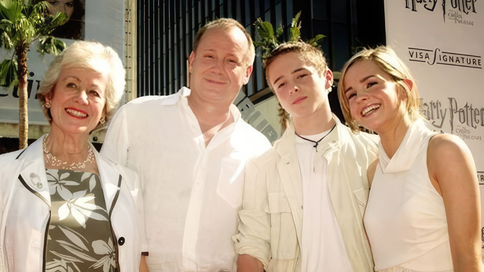 Emma Watson con sus padres y su hermano menor Alex