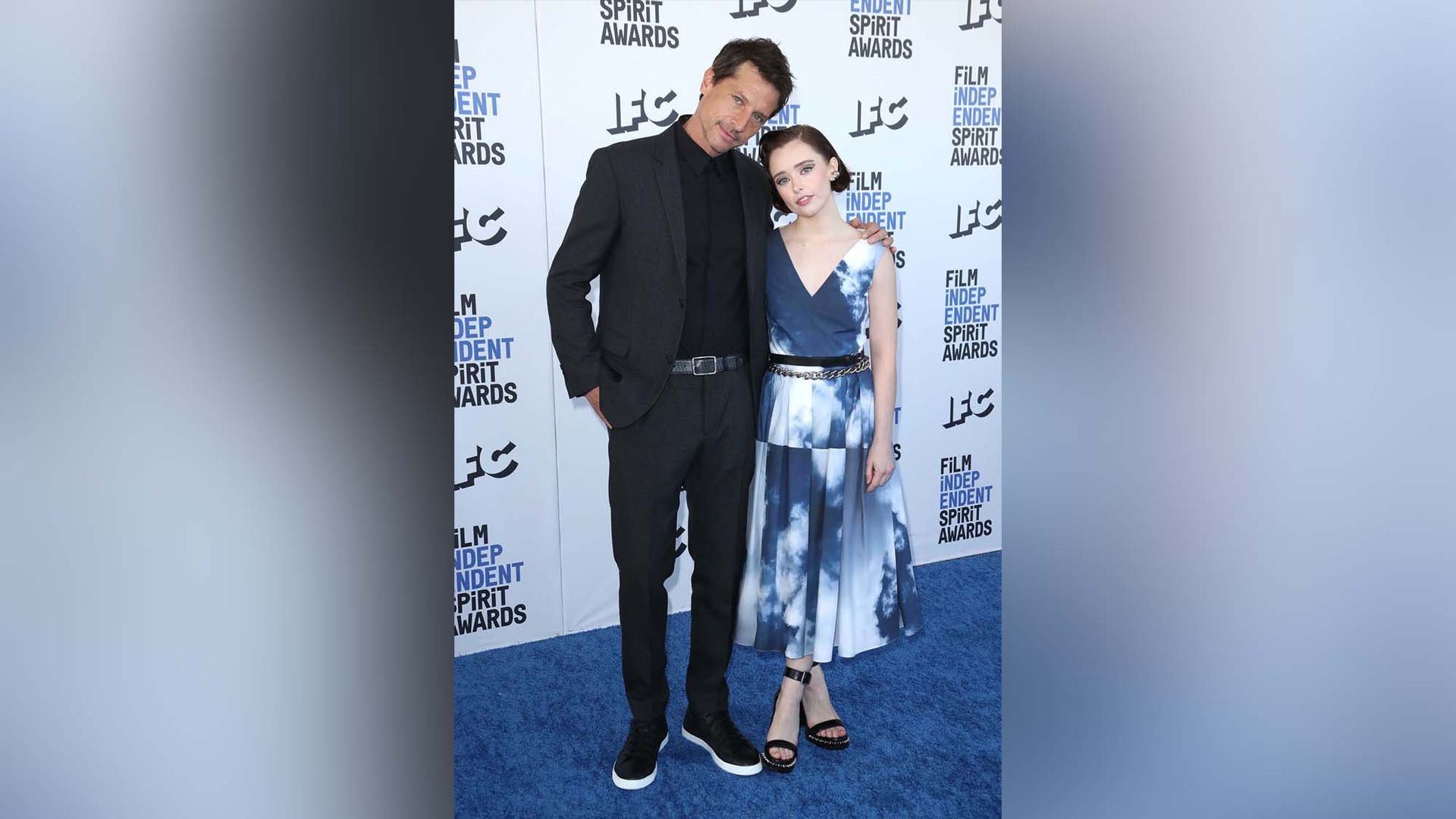 Suzanna Son y Simon Rex