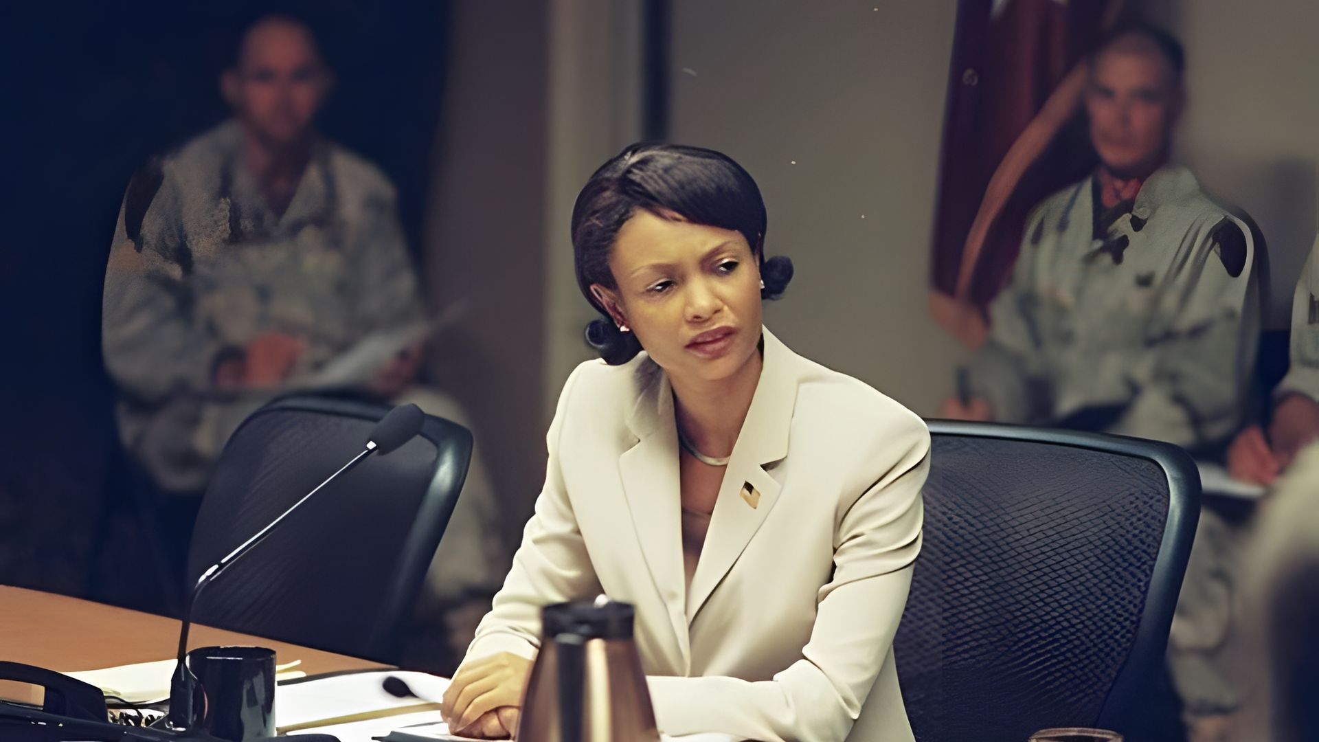 Thandie Newton como Condoleezza Rice