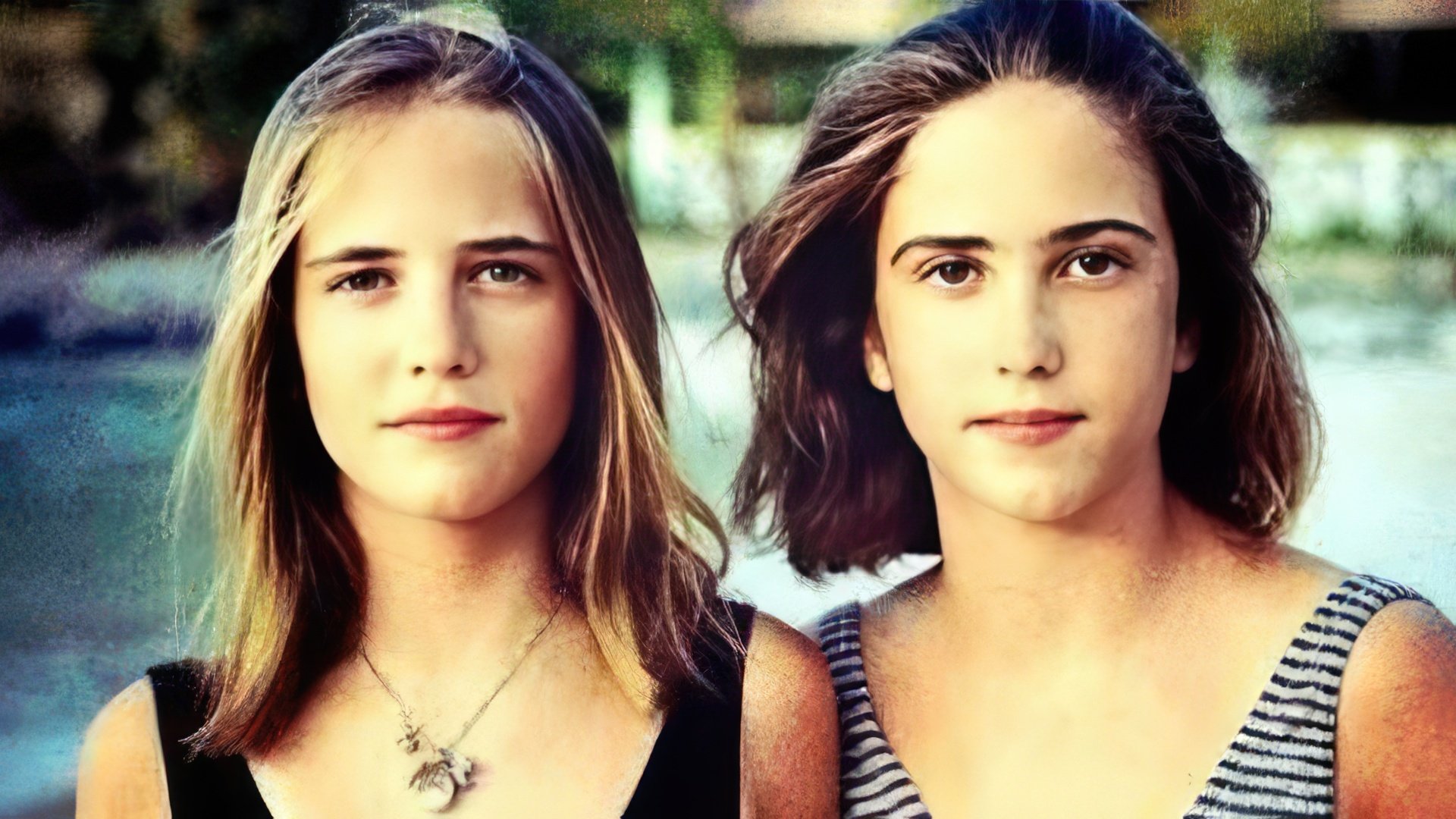 Eva Green y su hermana gemela en su juventud