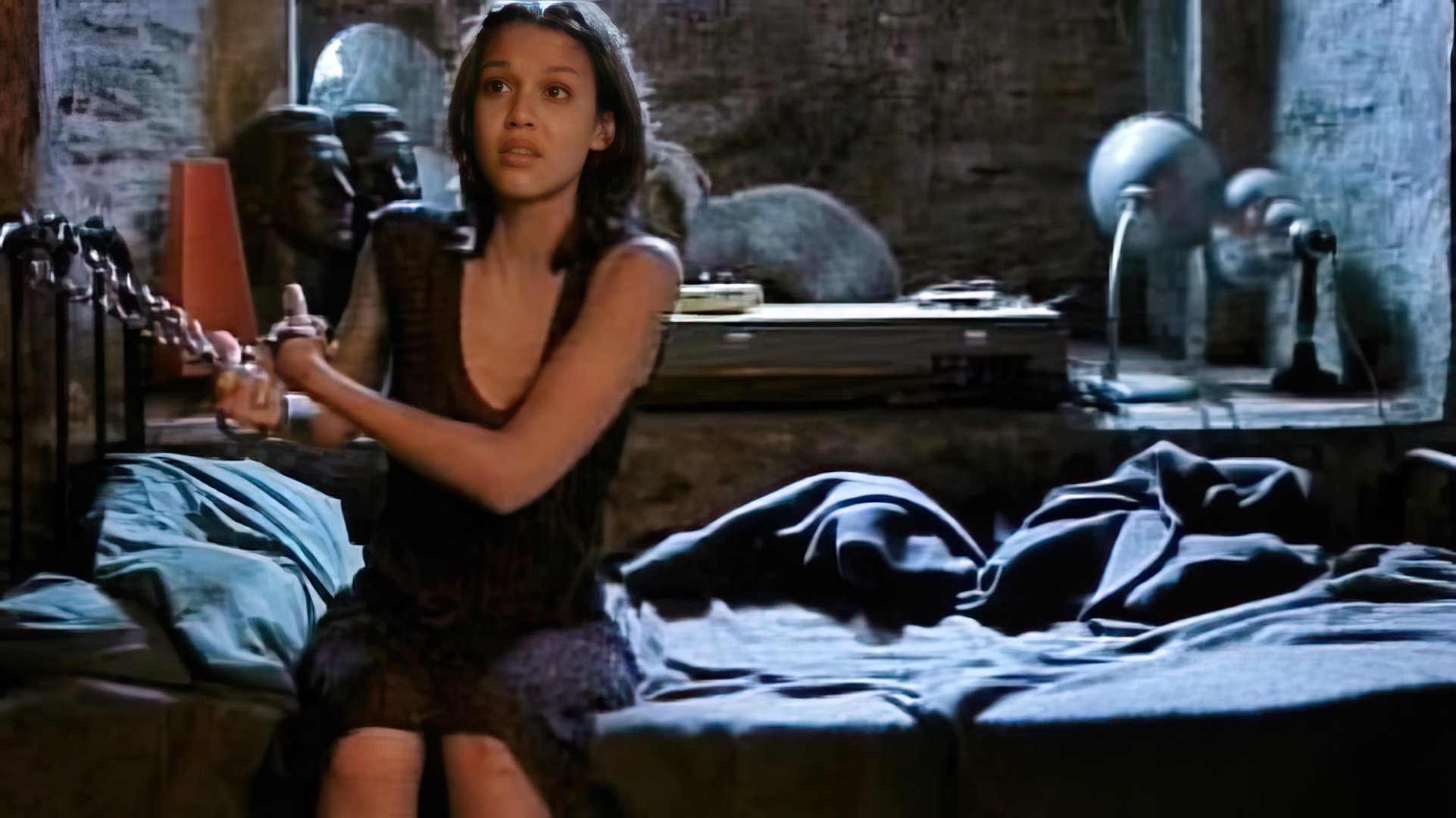 Jessica Alba en la película "Paranoid"