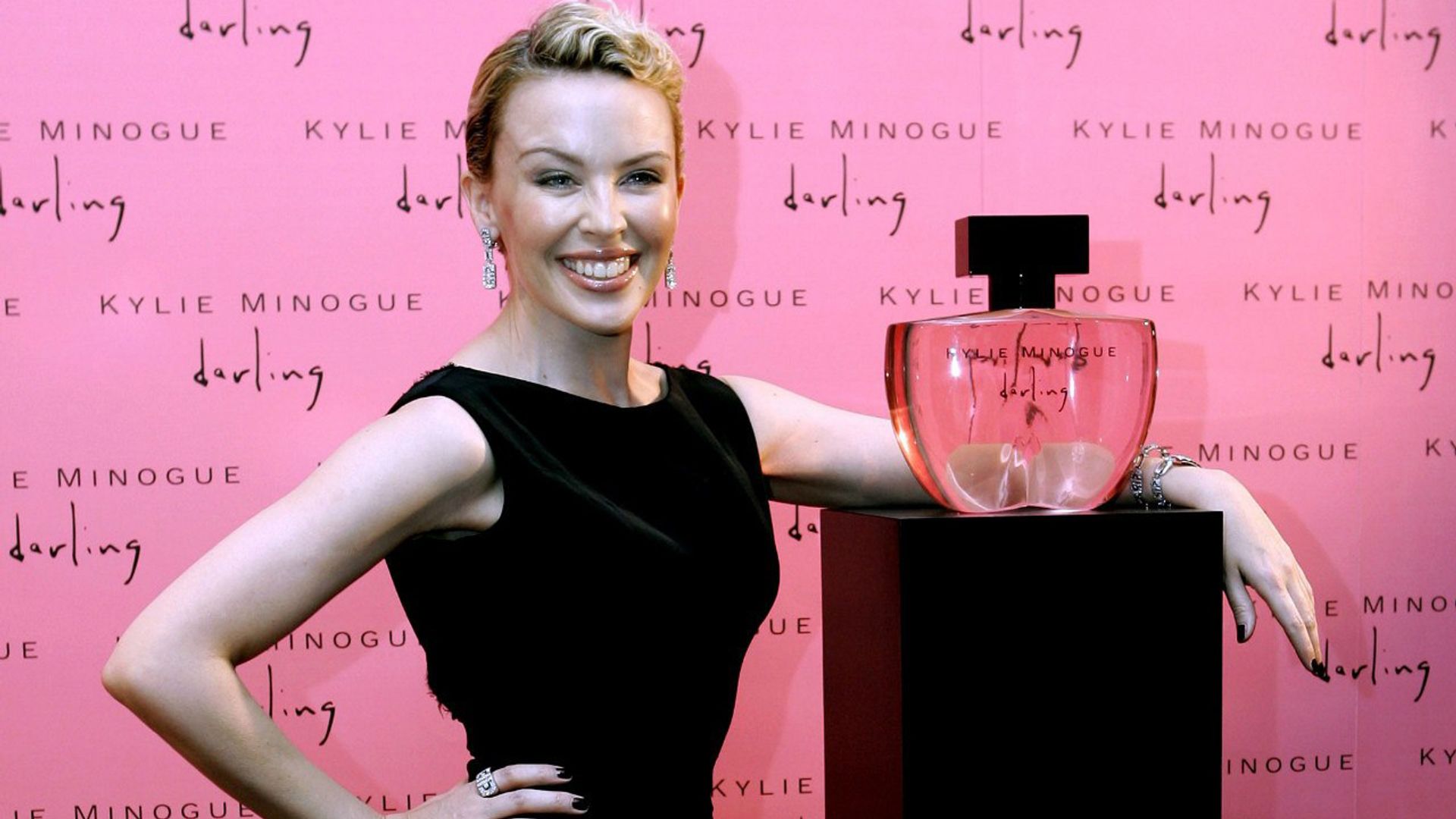 Kylie Minogue en la presentación de su perfume