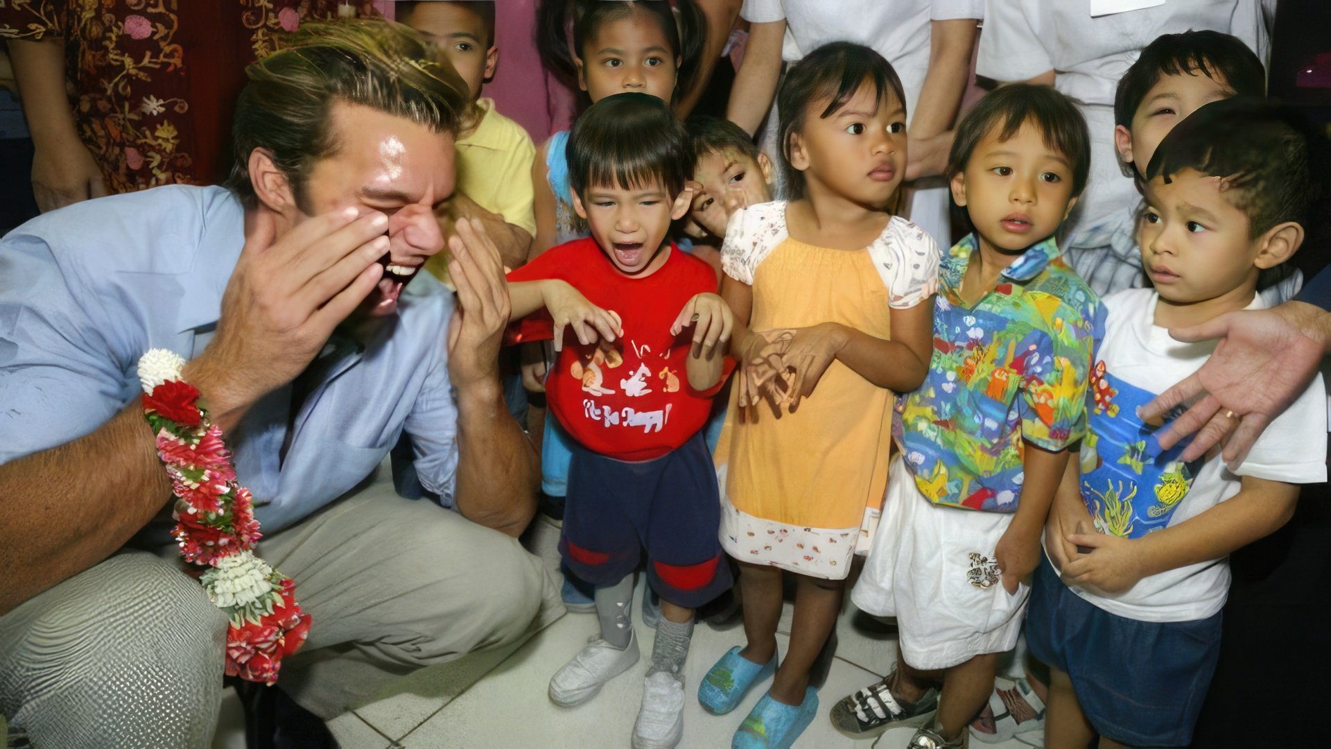 Ricky Martin ayuda a los niños de regiones socialmente peligrosas