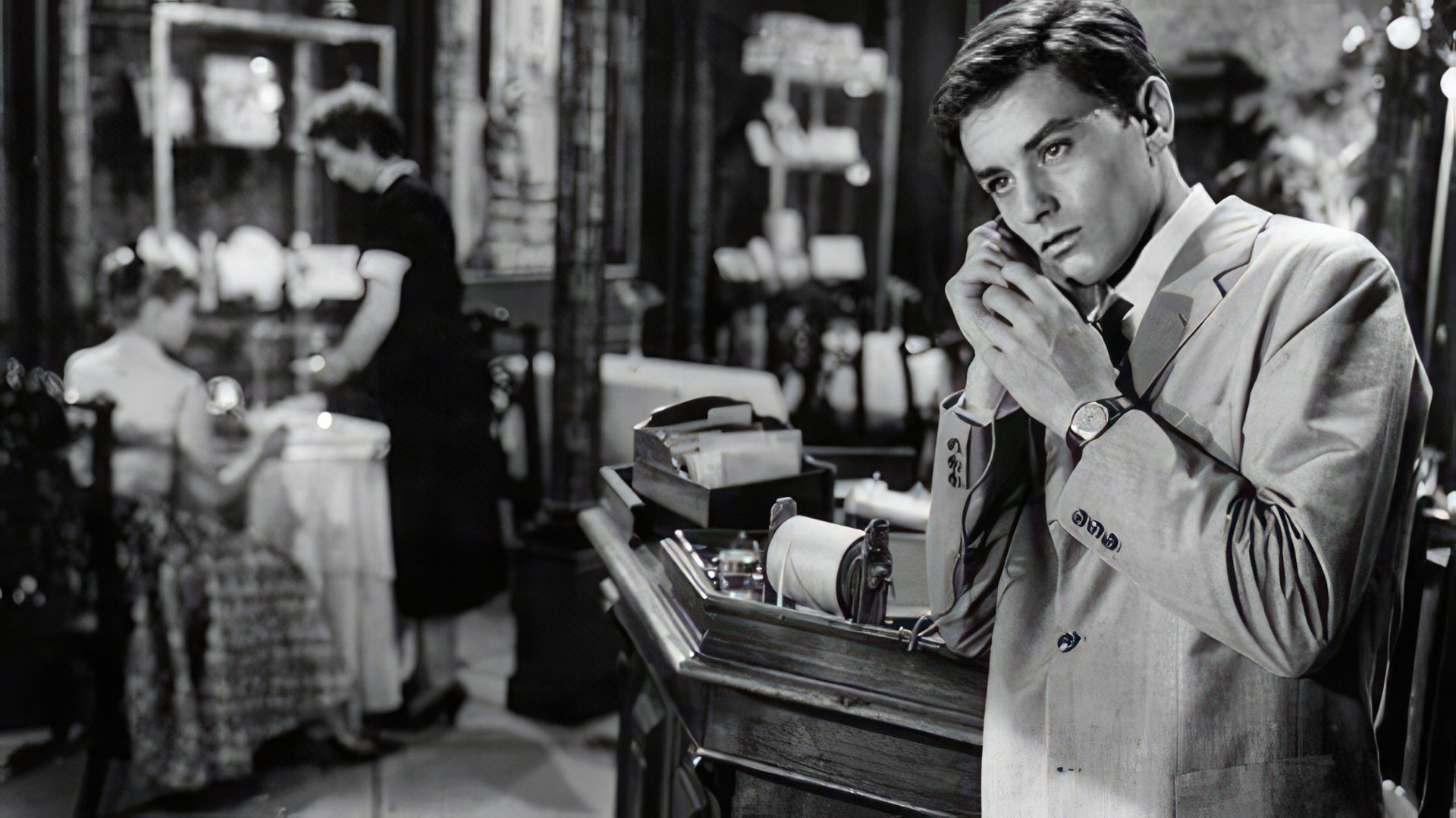 Alain Delon en la película 'Cuando una mujer se entromete'