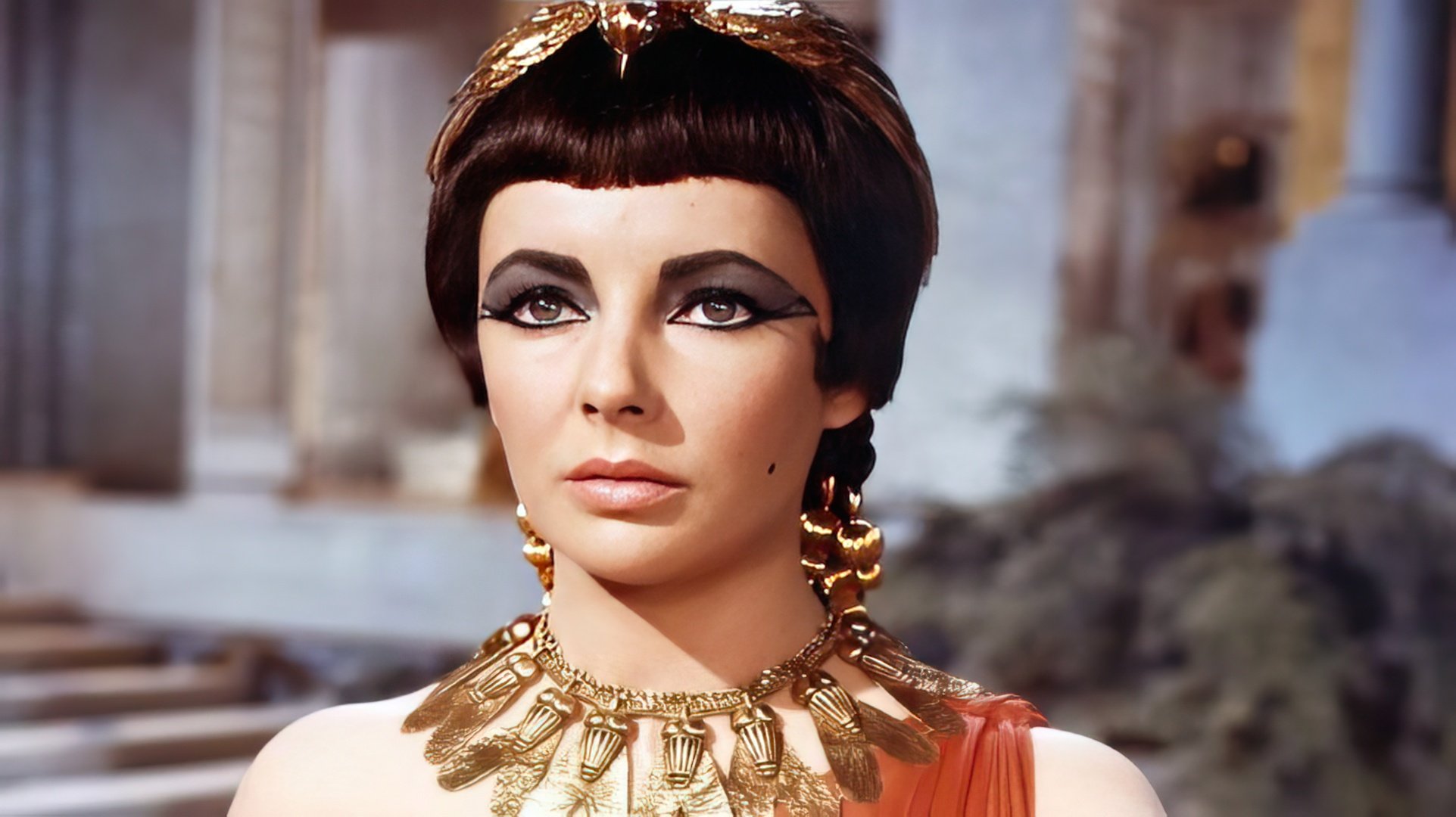 Elizabeth Taylor como Cleopatra