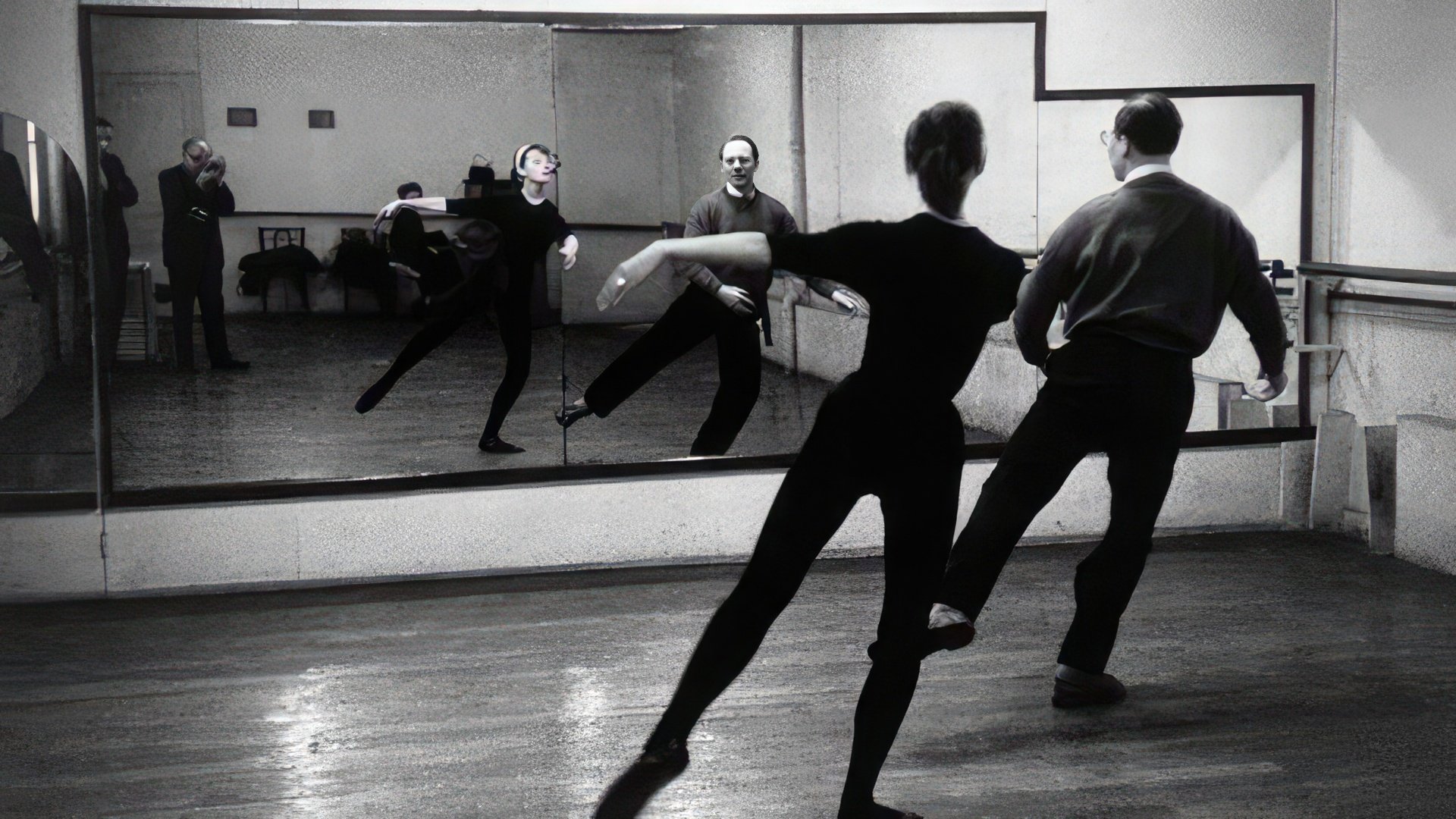 Audrey Hepburn durante clases de ballet