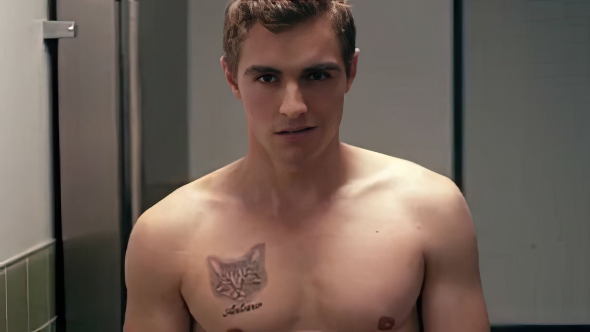 Dave Franco se avergüenza de filmar escenas de desnudo