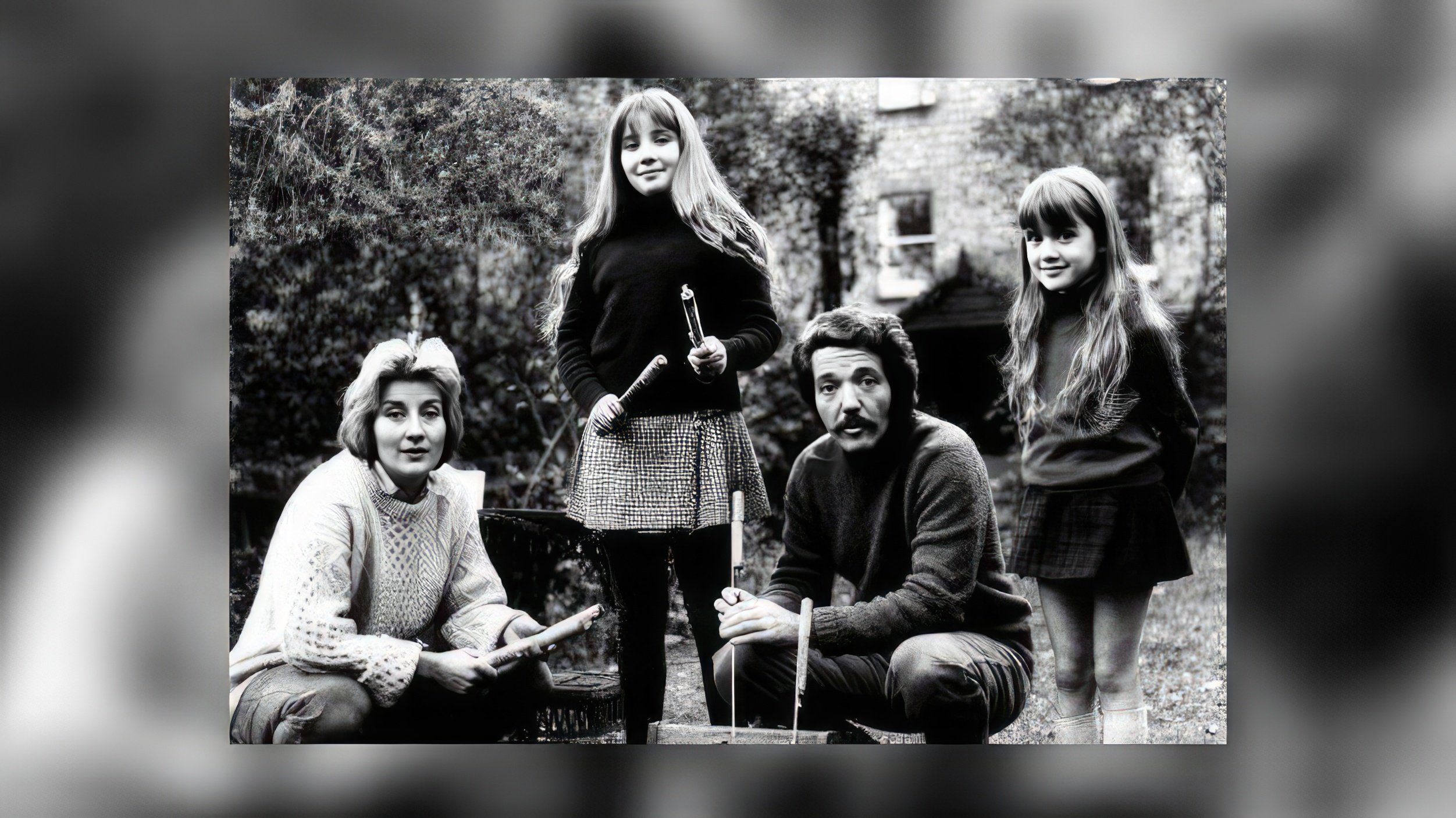 Emma Thompson con sus padres y hermana