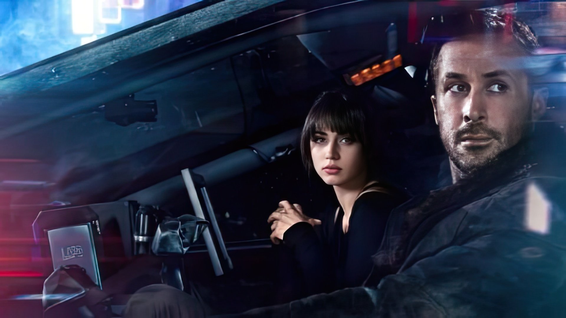 Ana de Armas y Ryan Gosling en Blade Runner 2049
