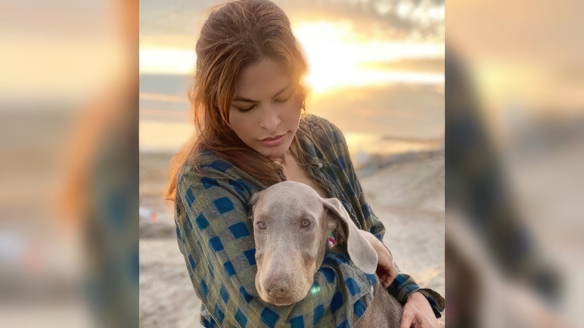 Eva Mendes y George el perro