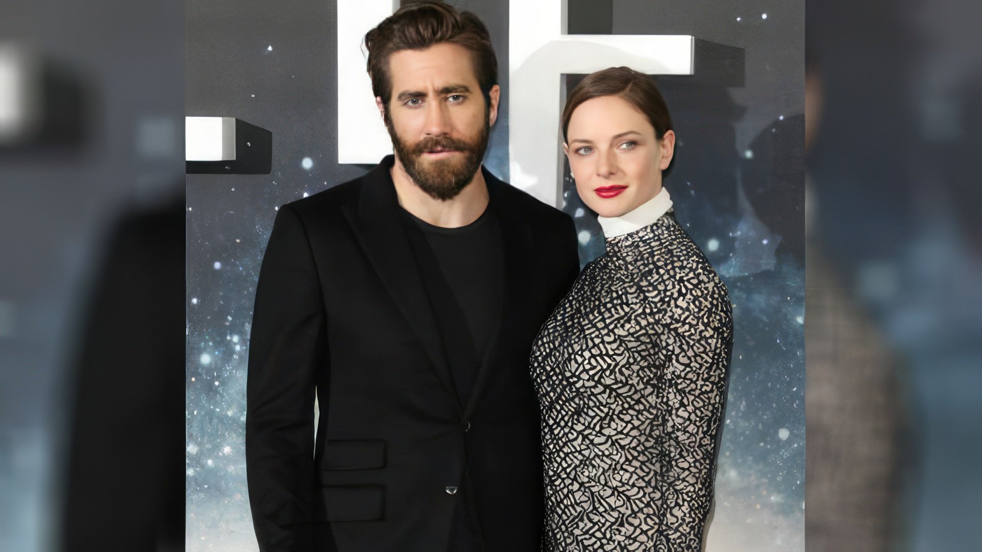 Rebecca Ferguson y Jake Gyllenhaal en el estreno de la película Life