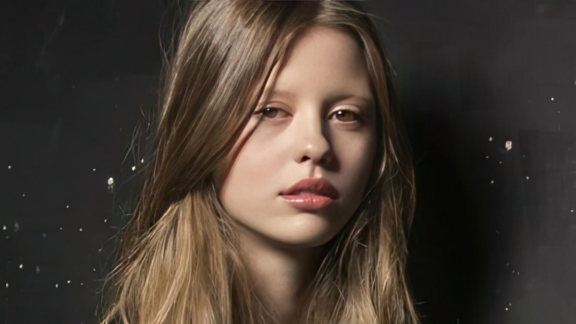 Actriz y modelo Mia Goth