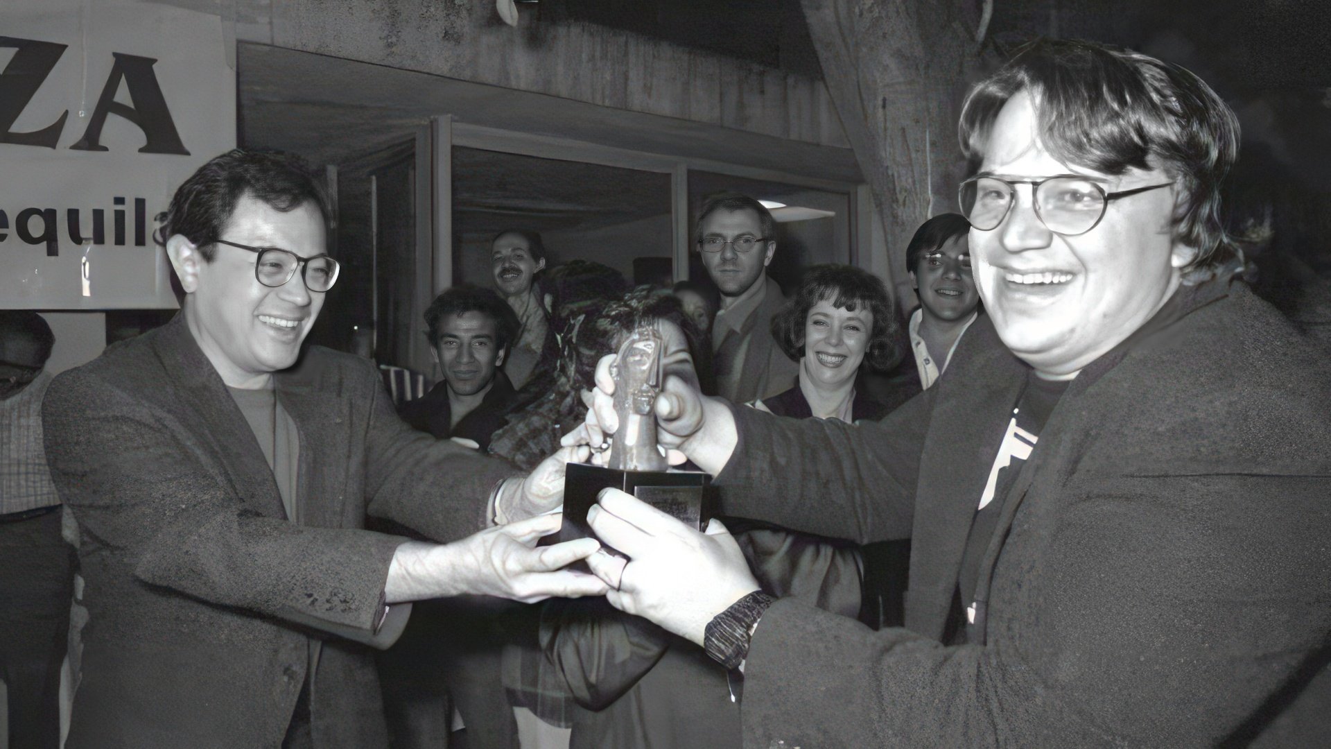 El primer largometraje de Guillermo del Toro ya fue un éxito