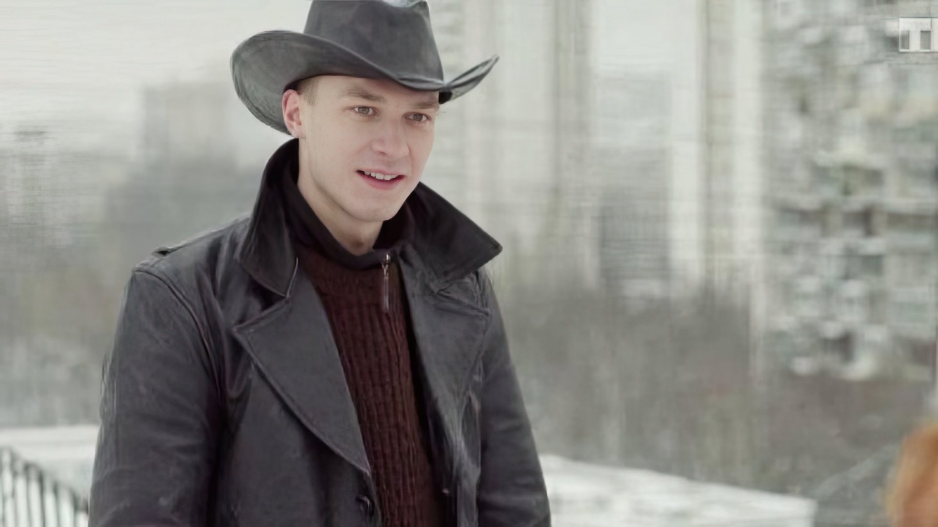 Yuri Borisov en la serie "Olga"