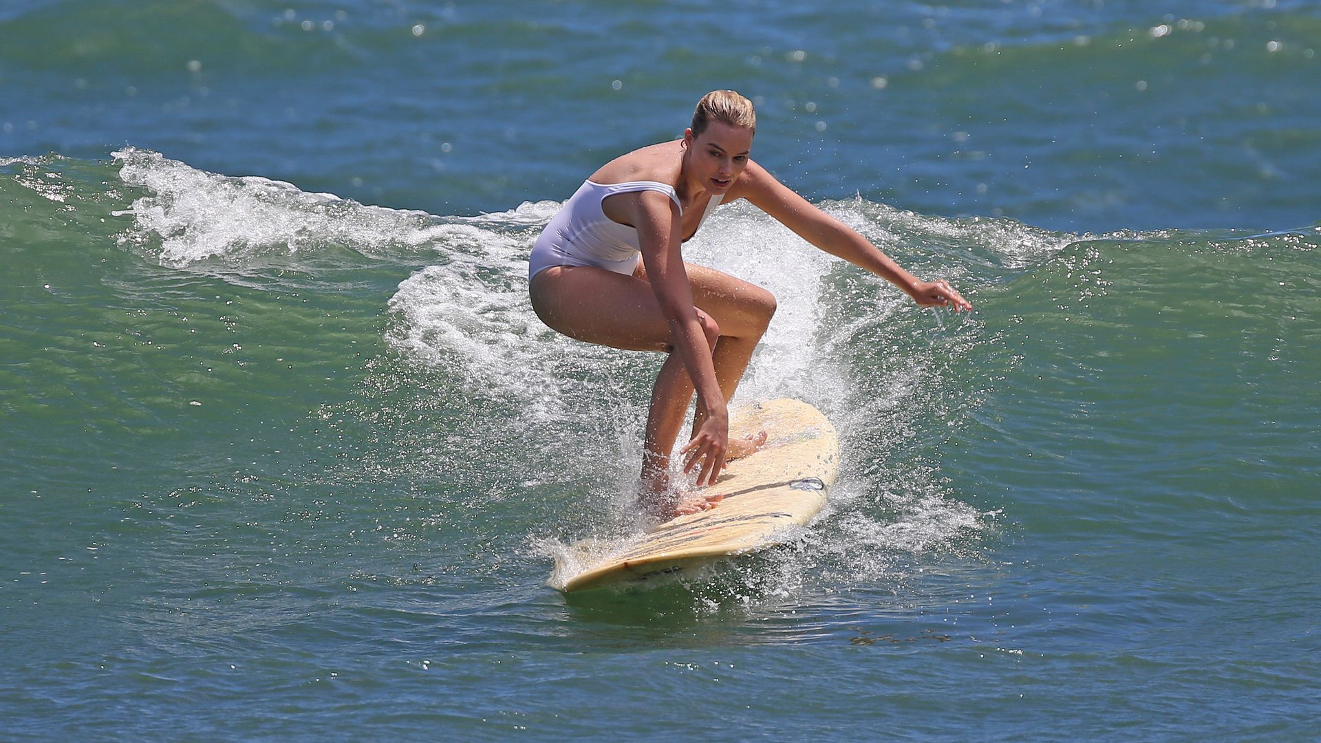 Margot Robbie en bañador