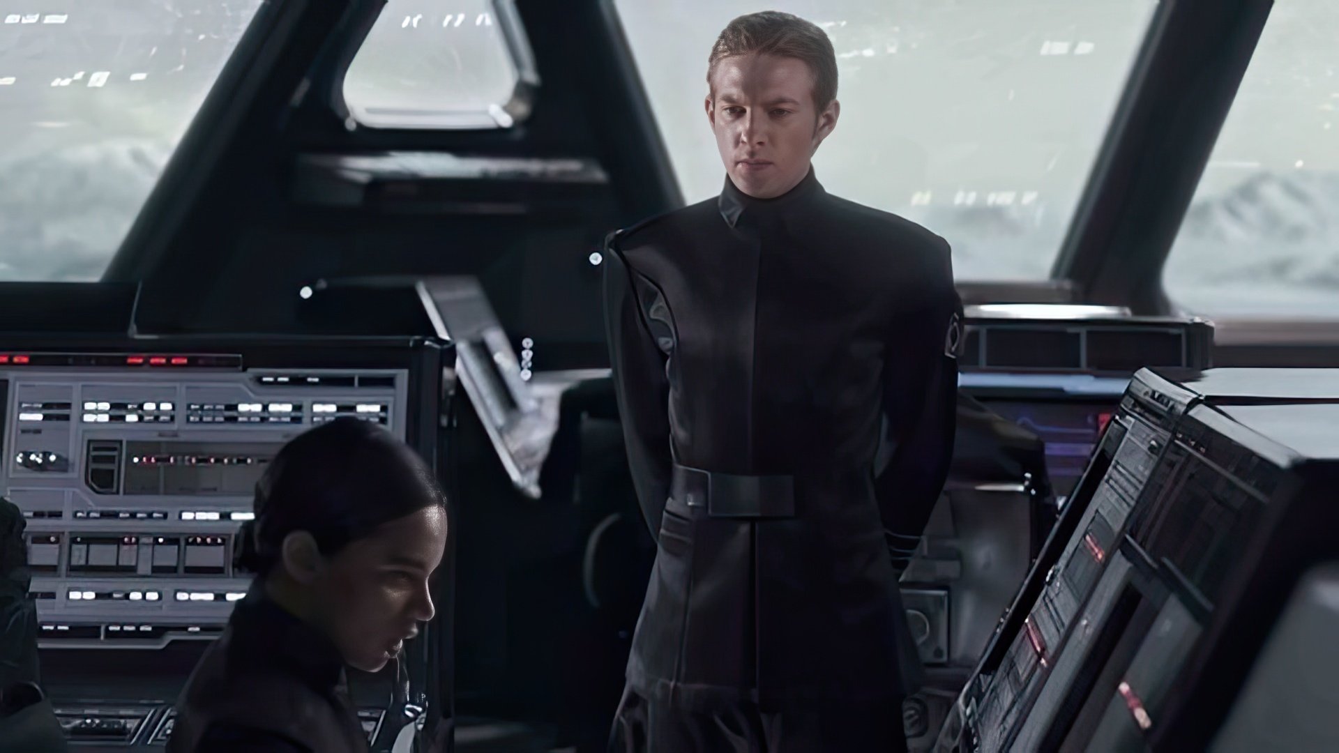 Domhnall Gleeson en el set de la película "Star Wars"