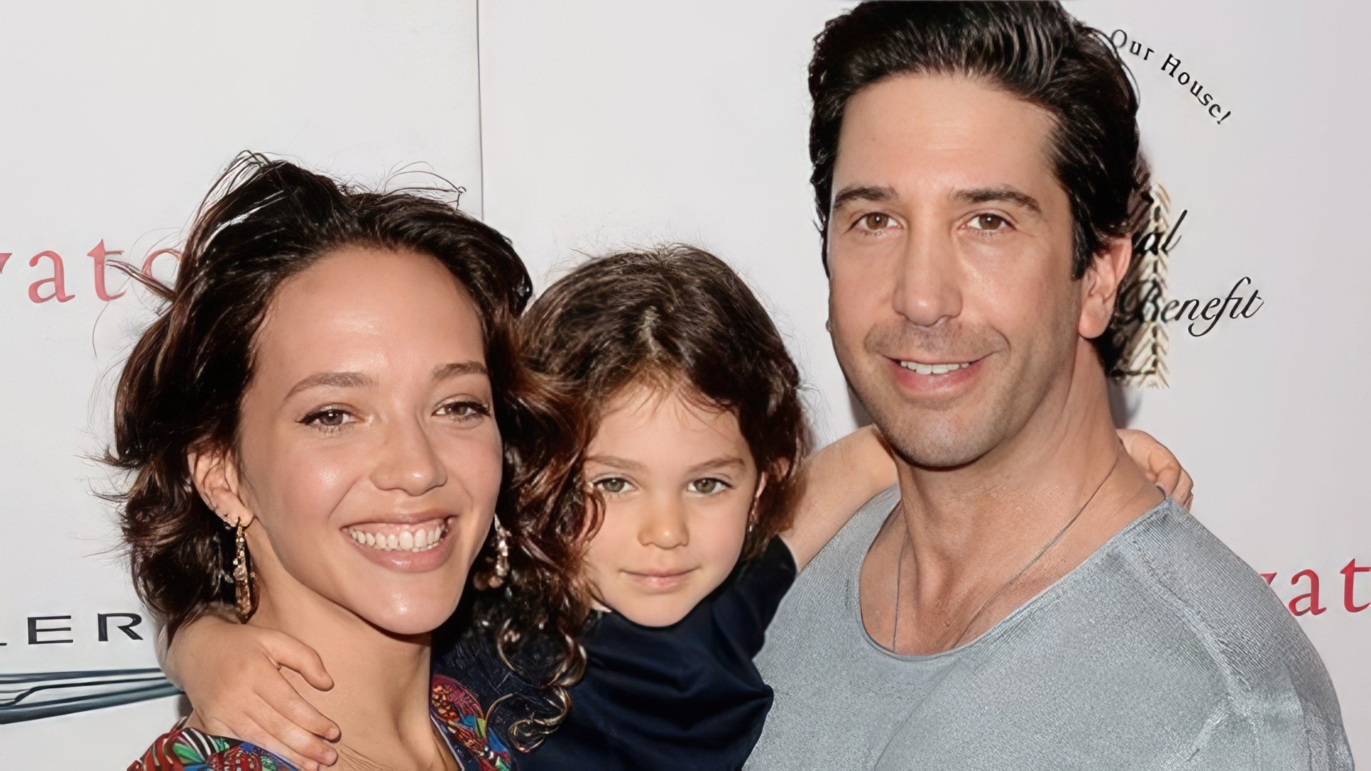 David Schwimmer y Zoe Buckman con su hija