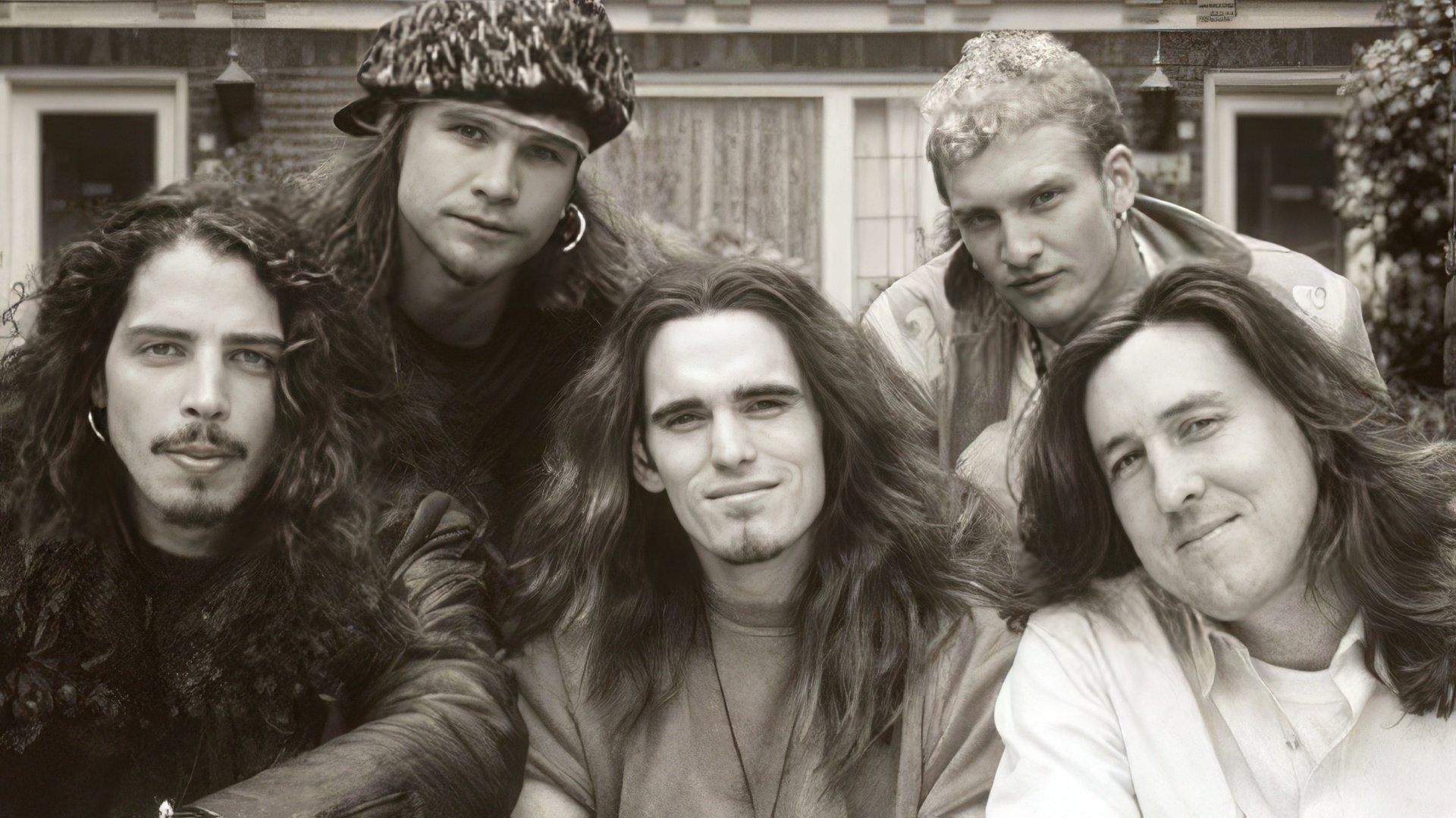 Matt Dillon en su juventud (en el medio)