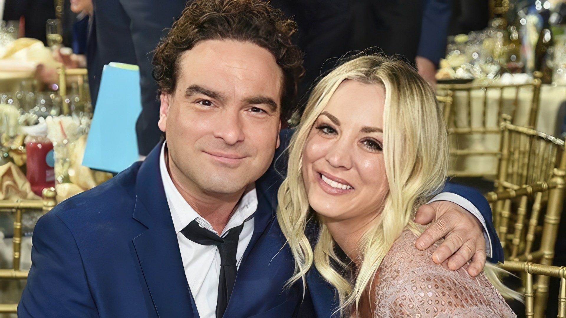 Johnny Galecki salió con Kaley Cuoco, quien interpretó a Penny