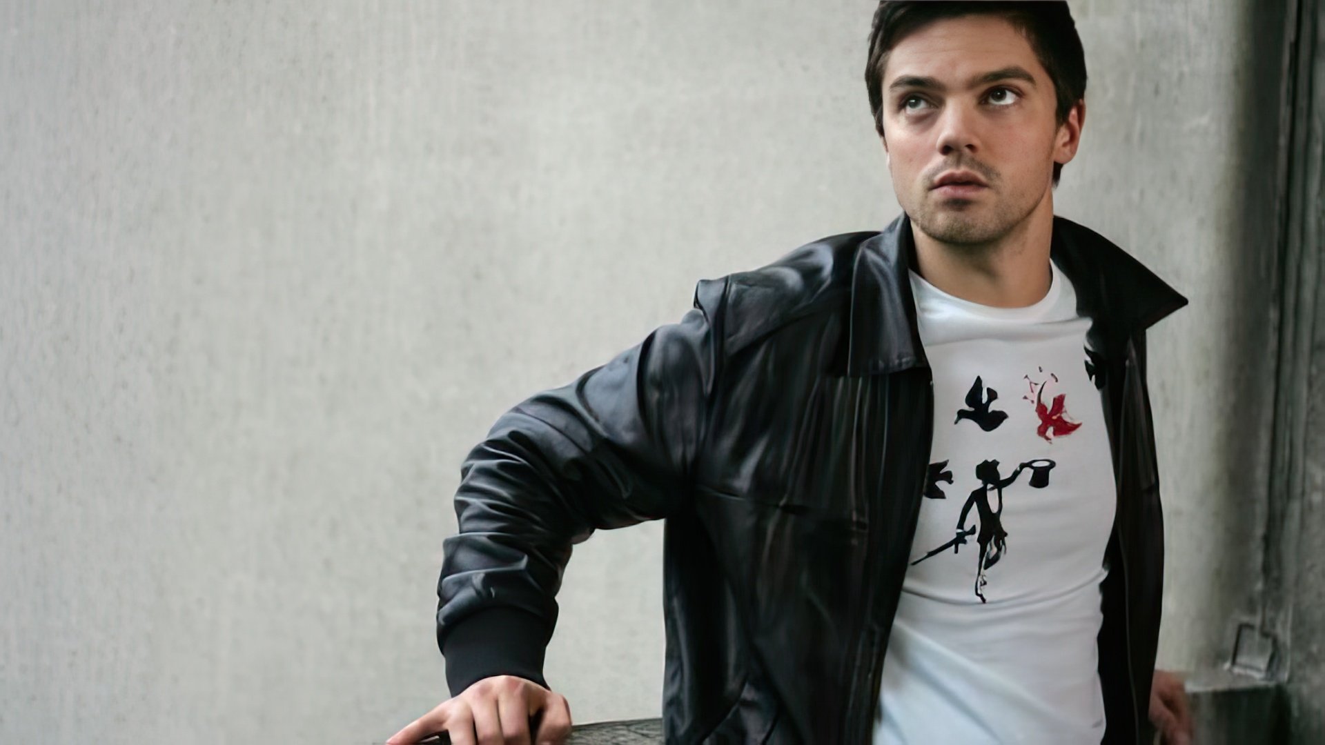 Dominic Cooper sin barba