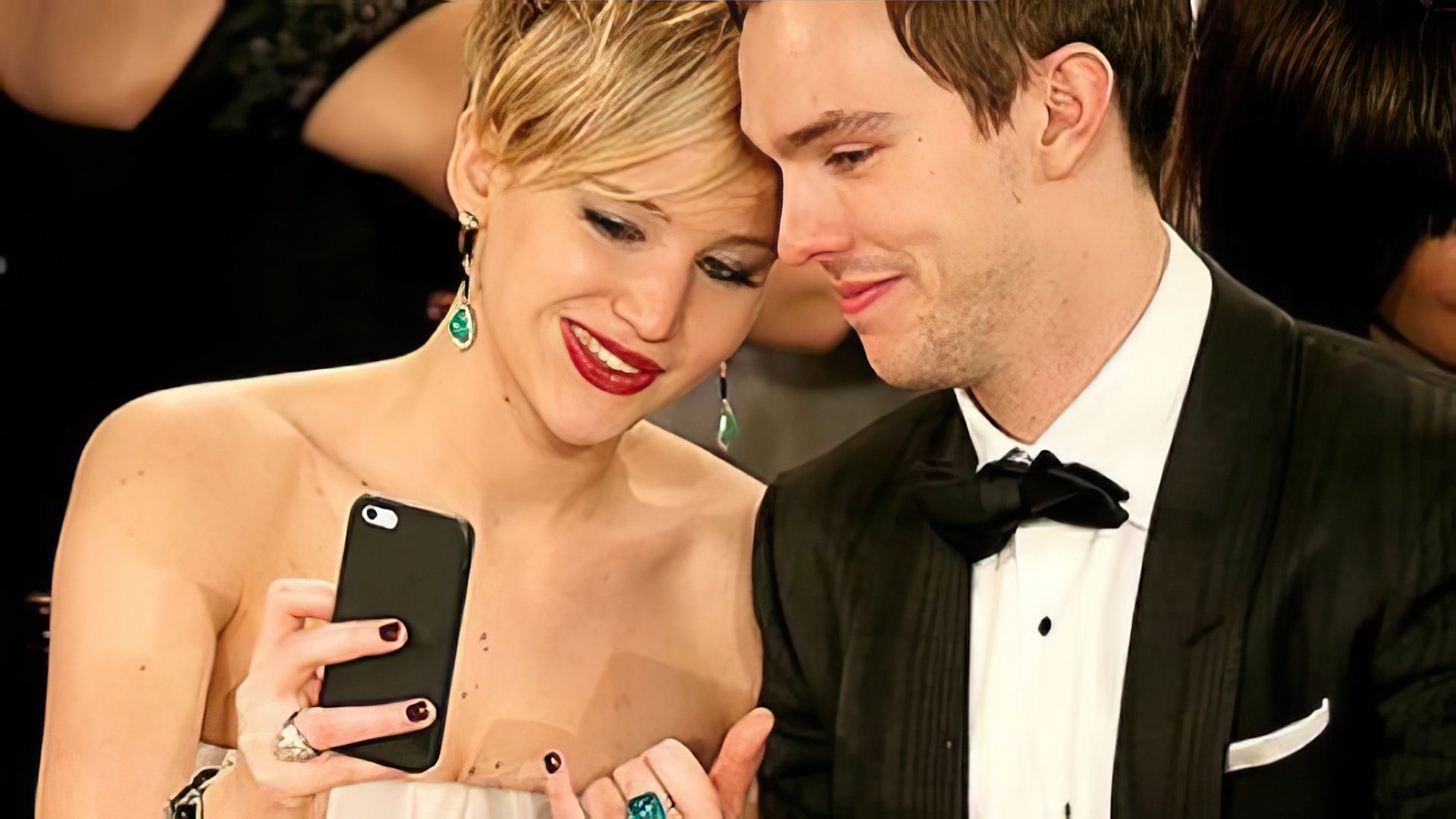 Durante mucho tiempo, la novia de Nicholas Hoult fue Jennifer Lawrence