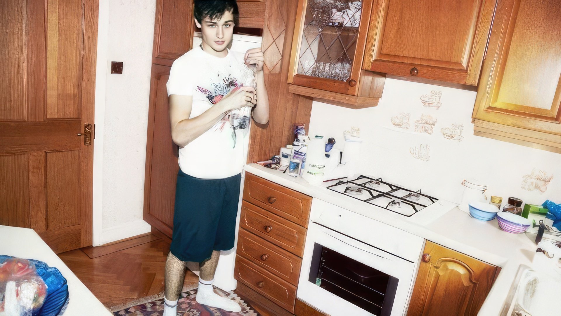 Douglas Booth en su juventud