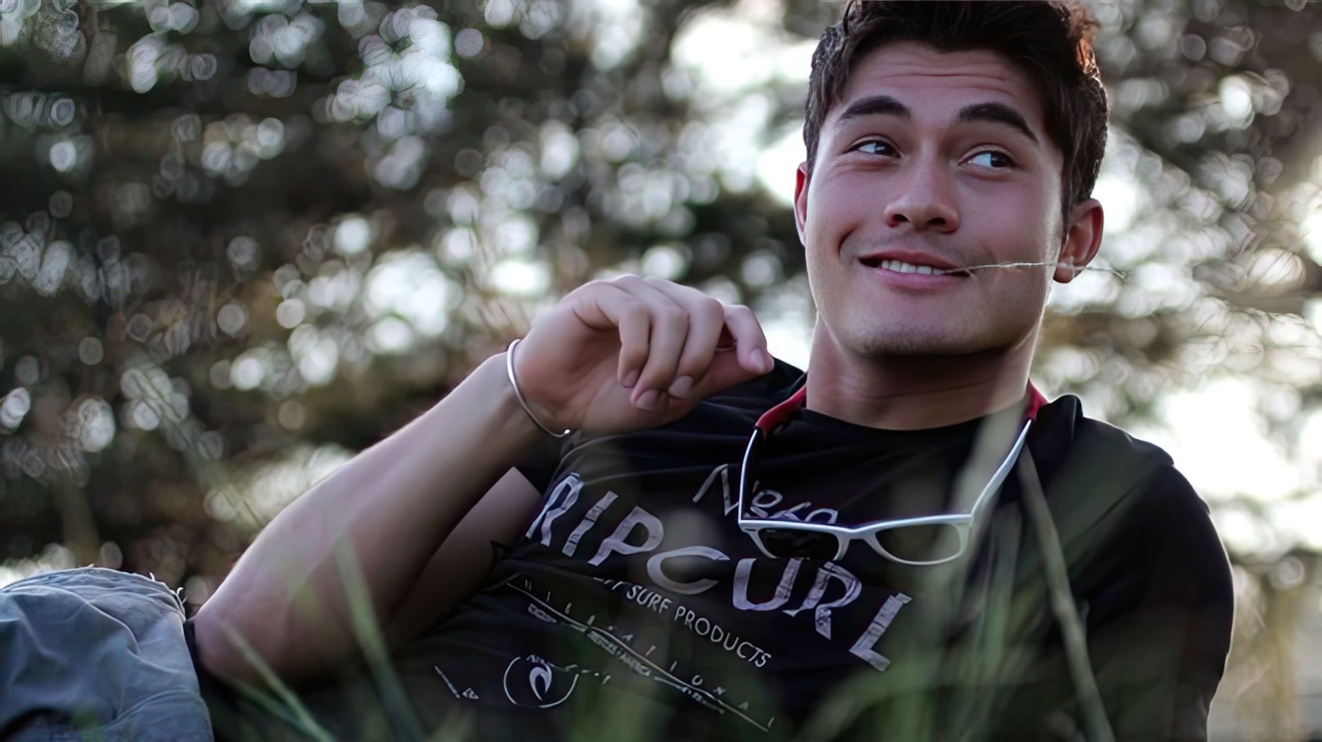 Henry Golding es un actor exitoso de ascendencia asiática