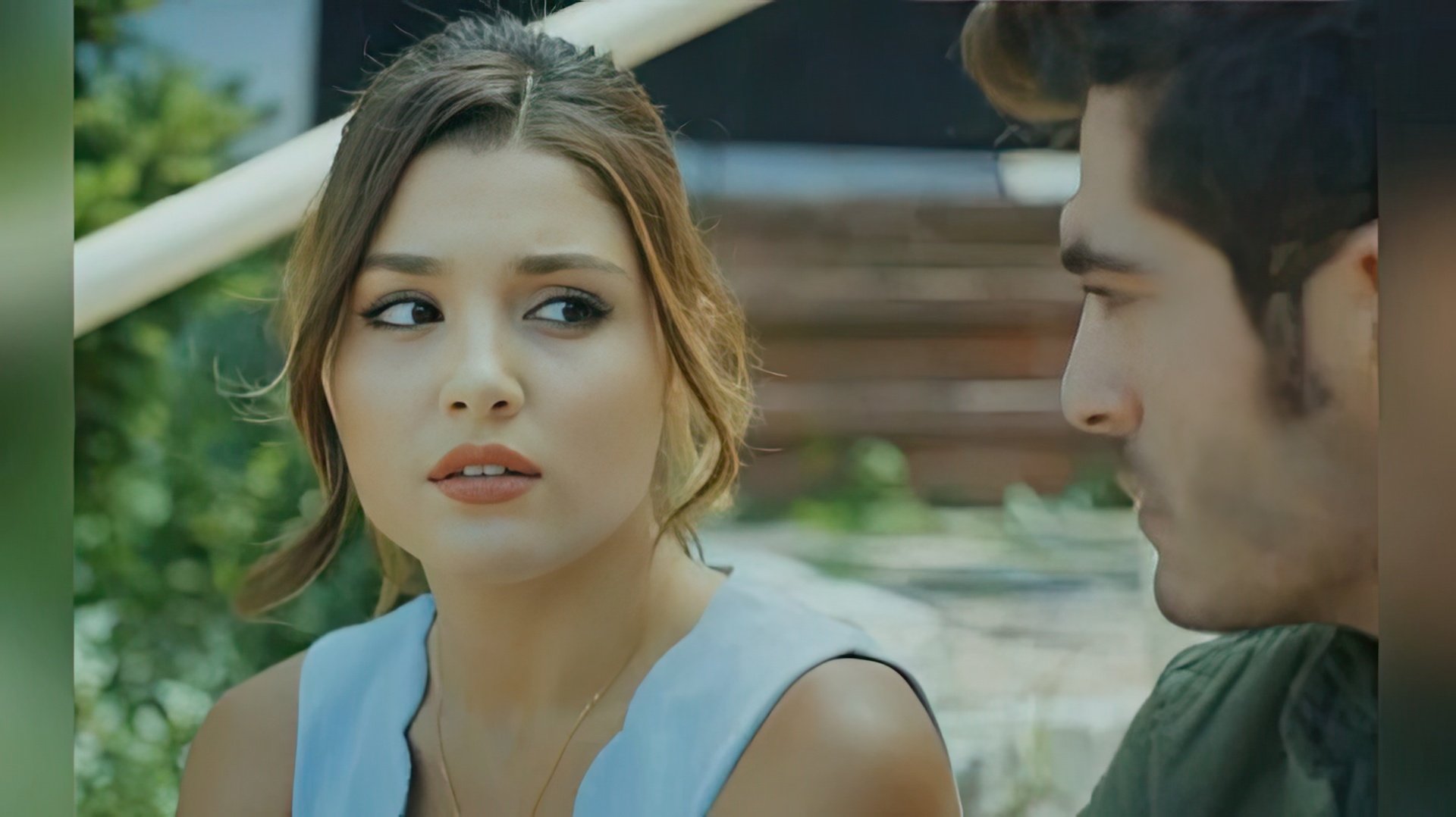 Hande Erçel en la serie 'Ask Laftan Anlamaz'