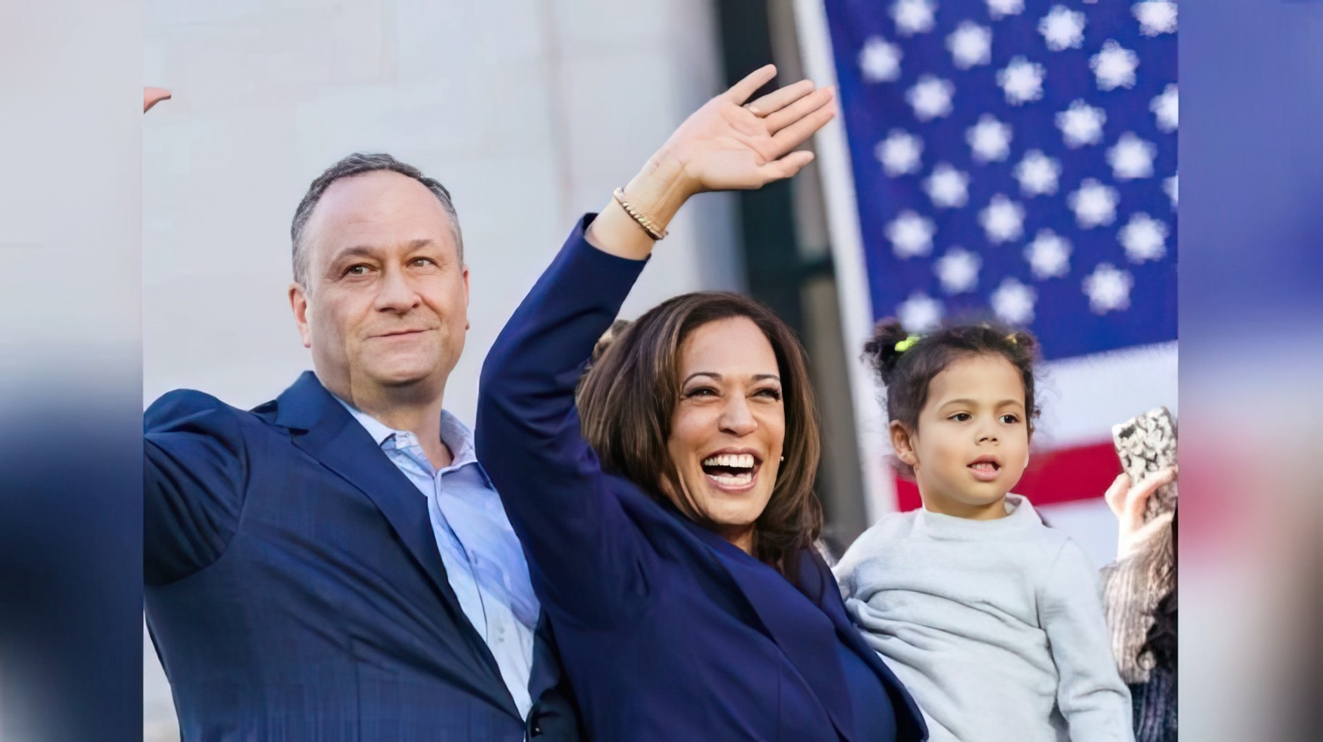 Kamala Harris con su esposo Douglas Emhoff