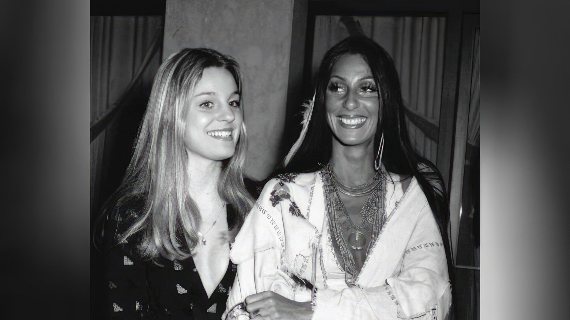 Cher con su hermana menor