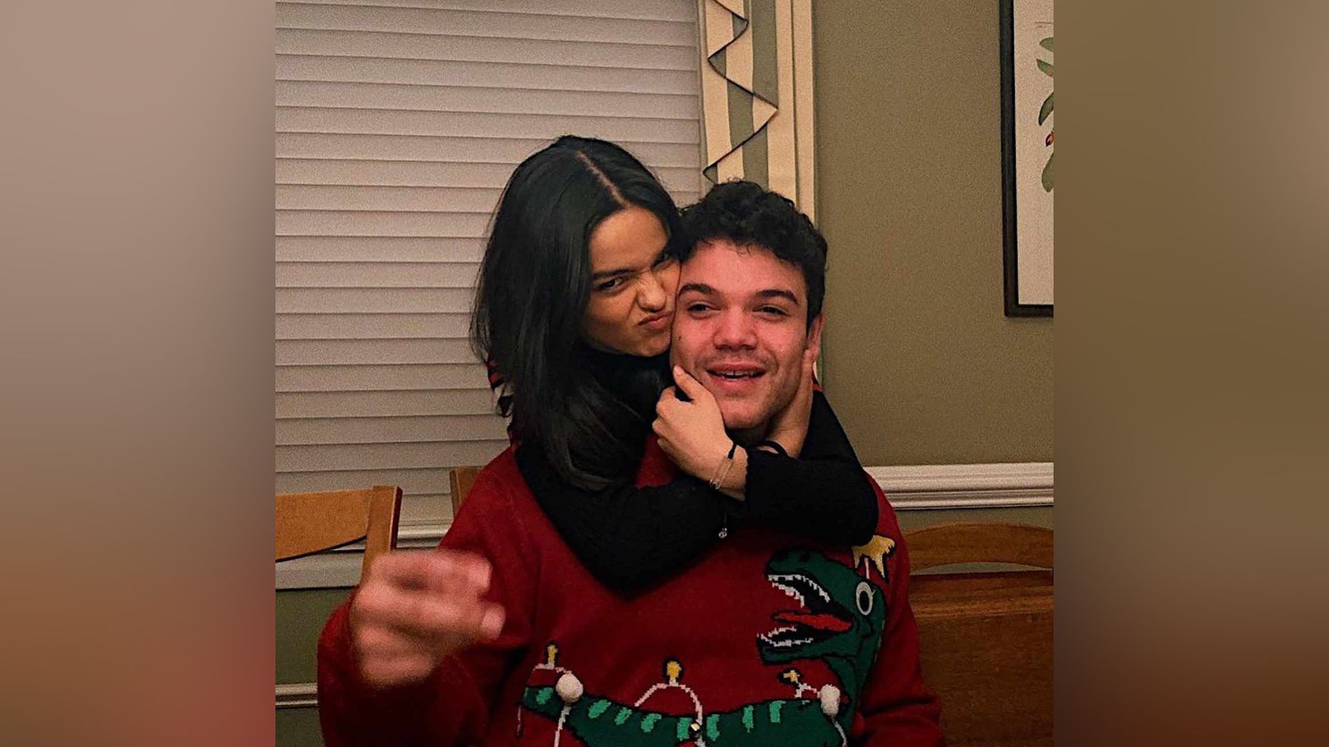Rachel Zegler y Josh Andres Rivera