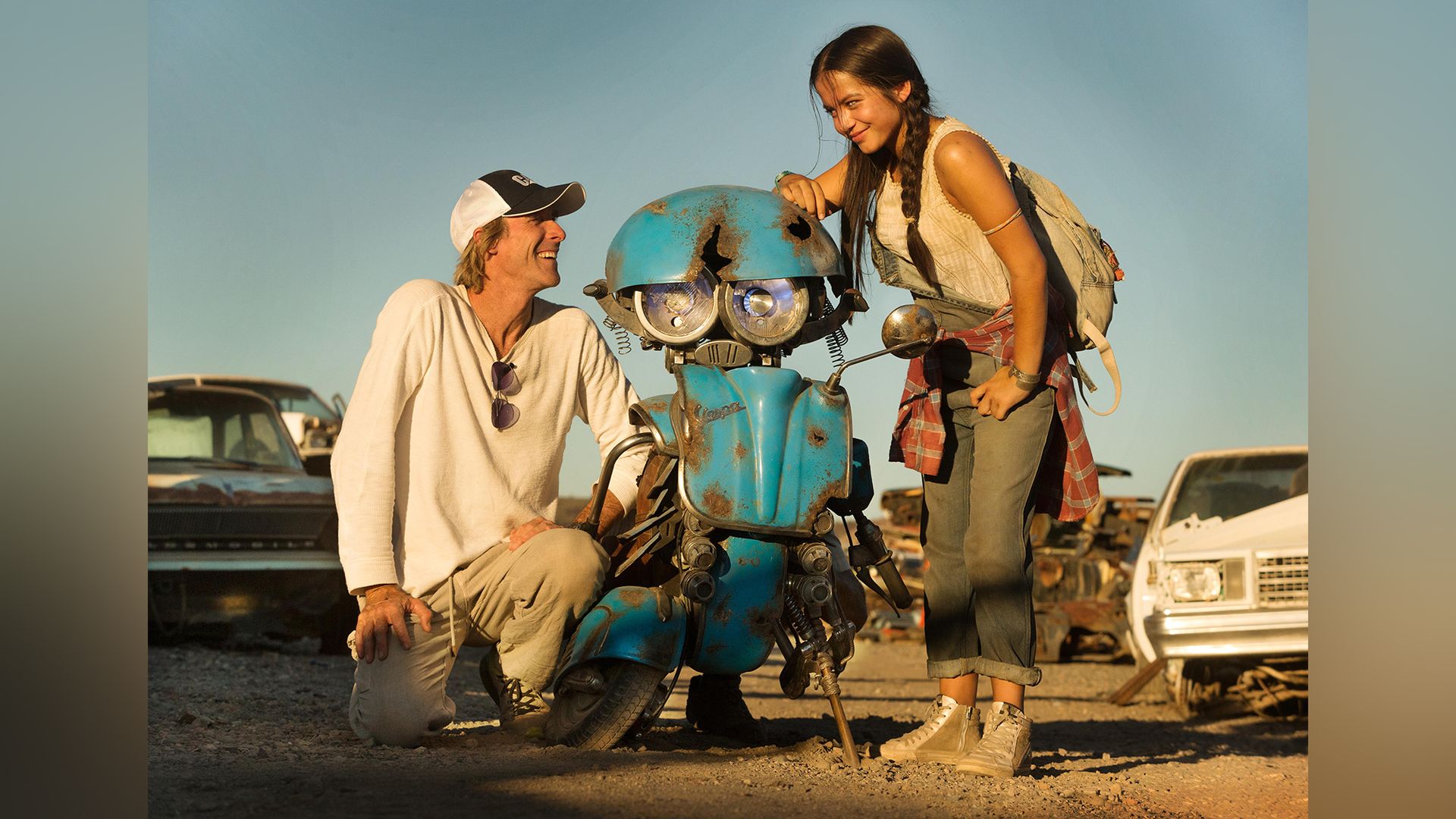 Isabela Moner en el set de la película Transformers: The Last Knight
