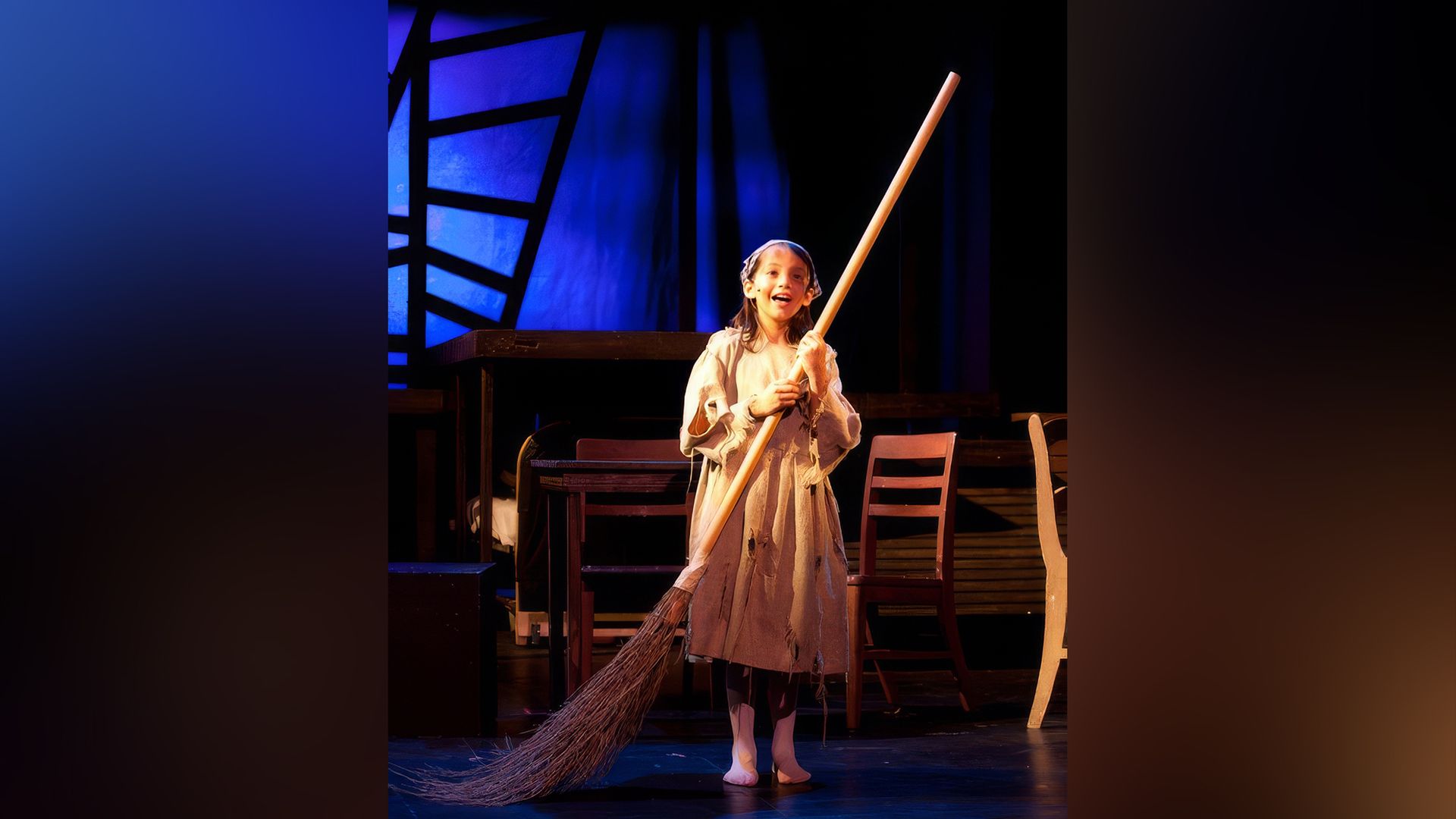 La pequeña Isabela Moner en la obra 'Les Misérables'