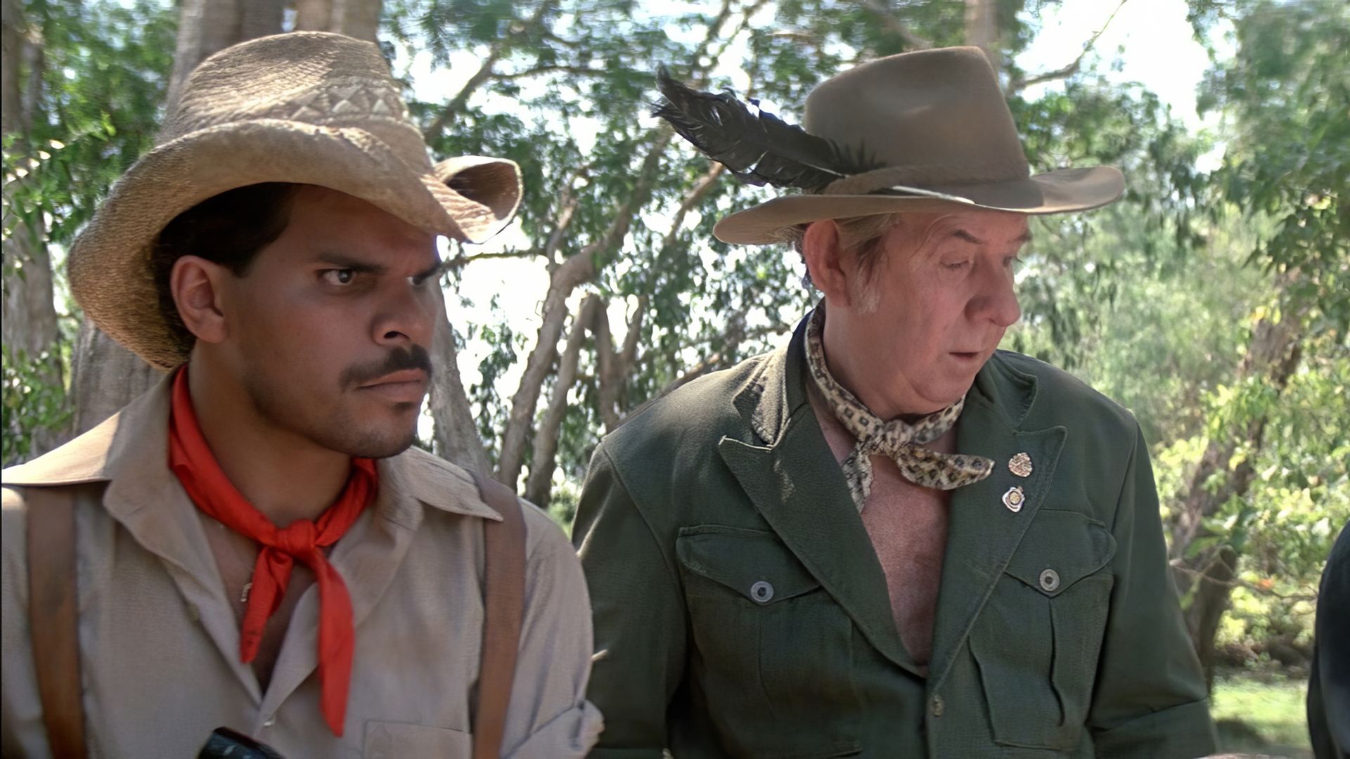 Luis Guzmán en la película 'Crocodile Dundee II'